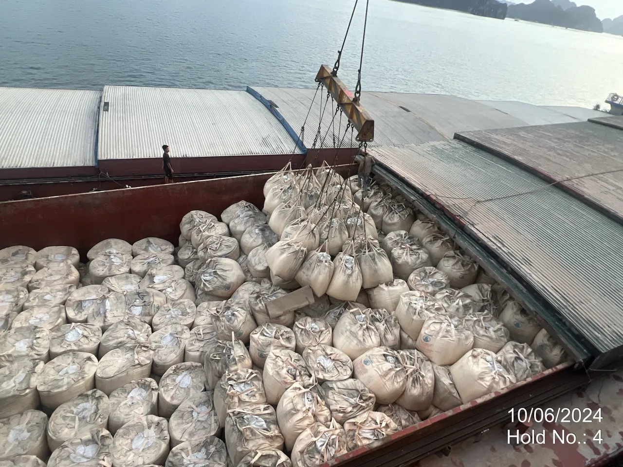 Reasonable price per ton portland cement 42.5 N for construction cement in vietnam high quality