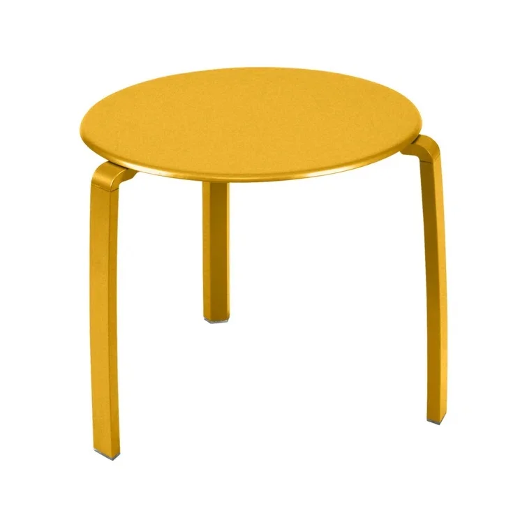 Yellow Color Antique  Design Quality  Round Metal Coffee Table/Stool in Wholesale Price with The Sizes Of   17.5x19x19 inches