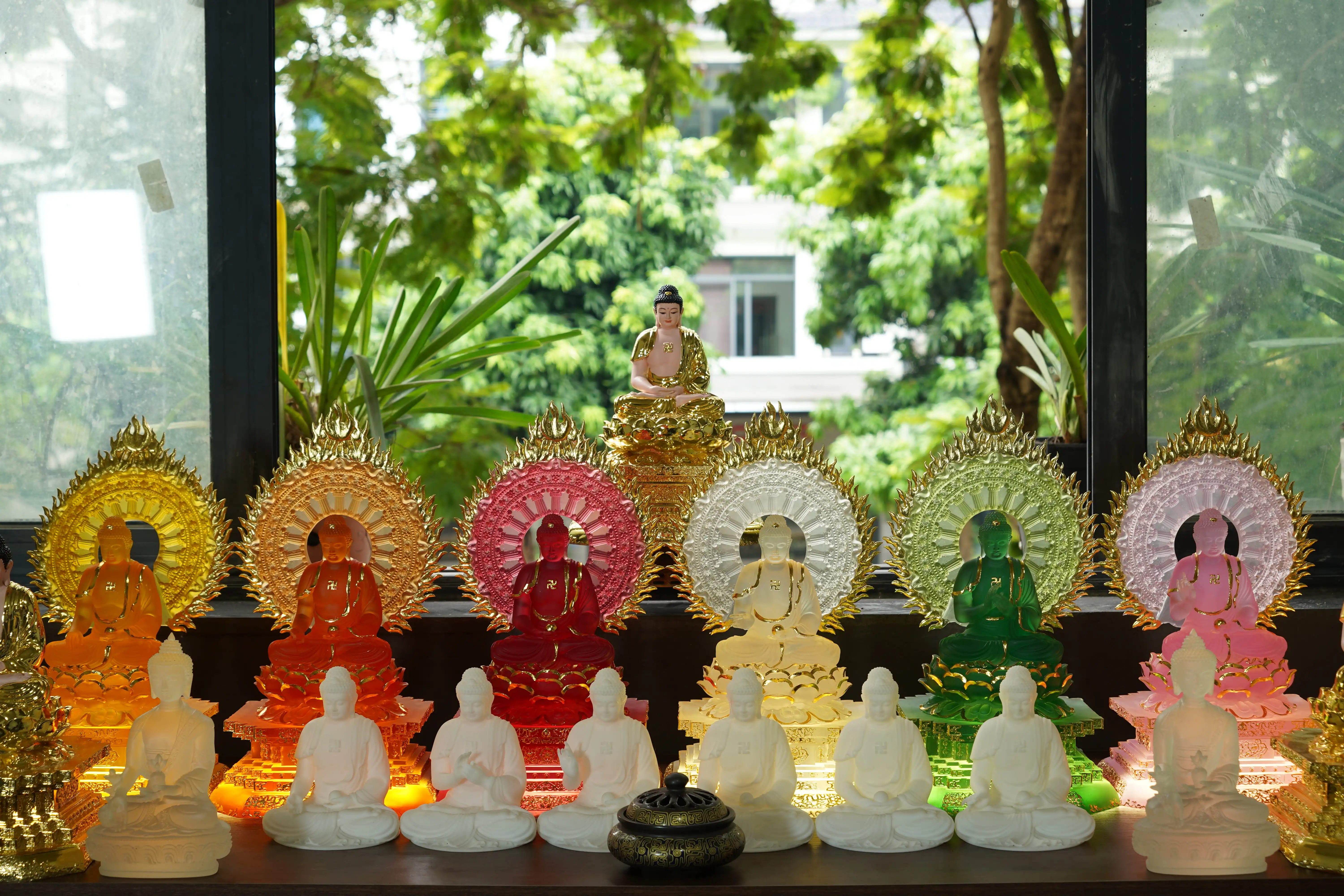 Medicine Buddha Statue High Quality Custom Color , Size, Design Resin Handmade Vietnam Home Feng Shui Religious Decoration Color