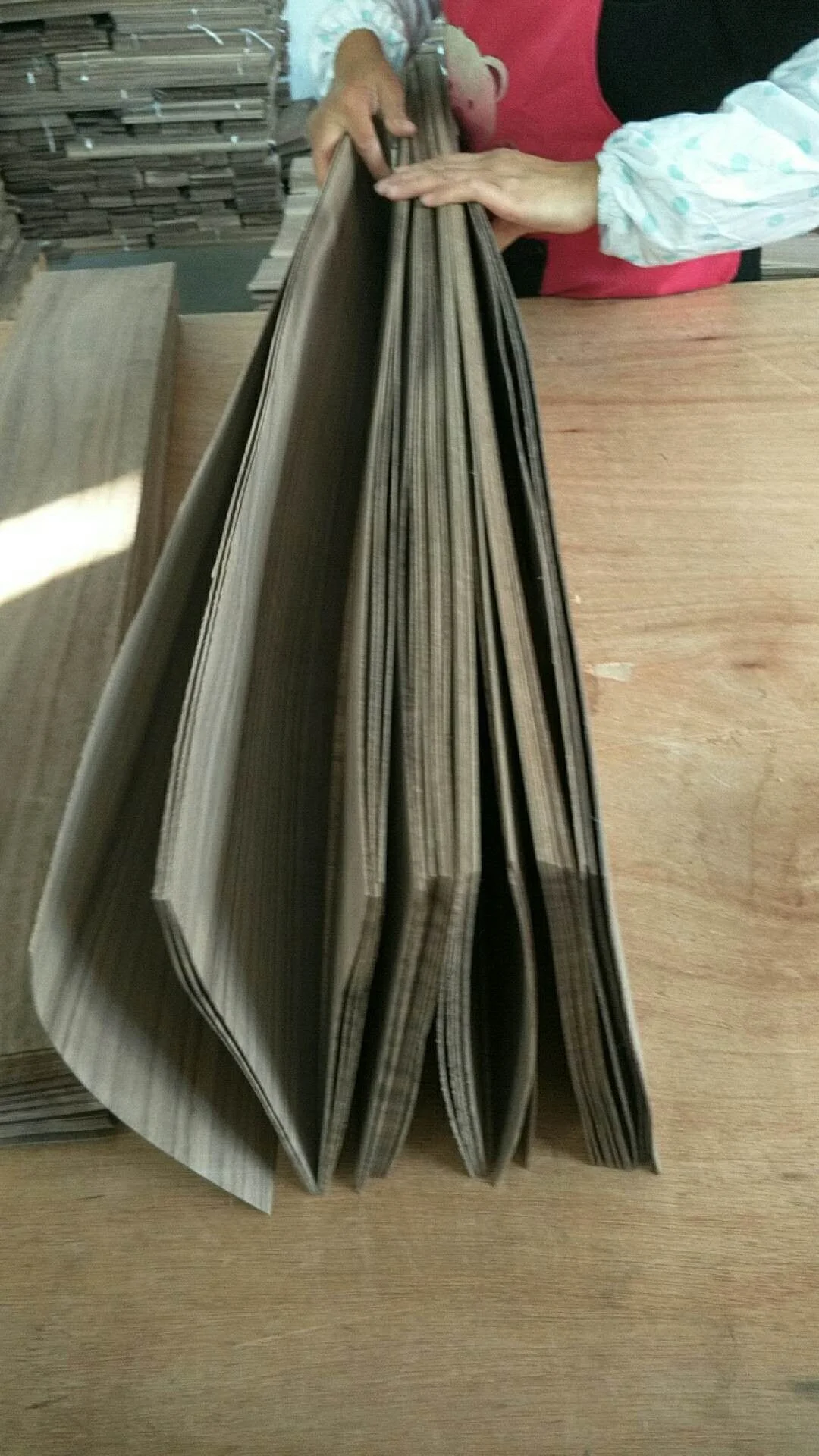 Natural Black walnut veneer for Longboard