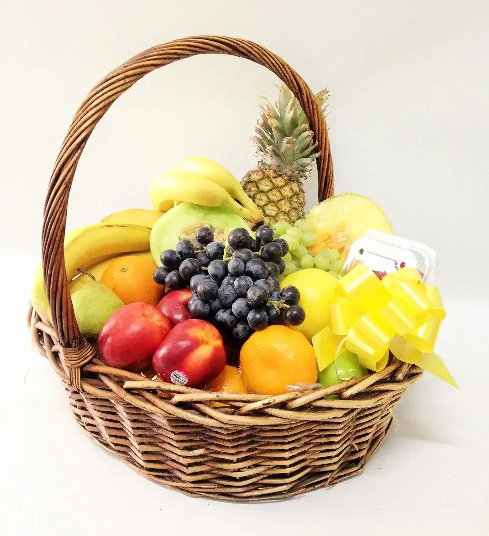 Round Wicker Gift Basket - Multipurpose Hand-woven Rattan Basket with Handle for Flowers, Fruit and Gift Hamper Basket