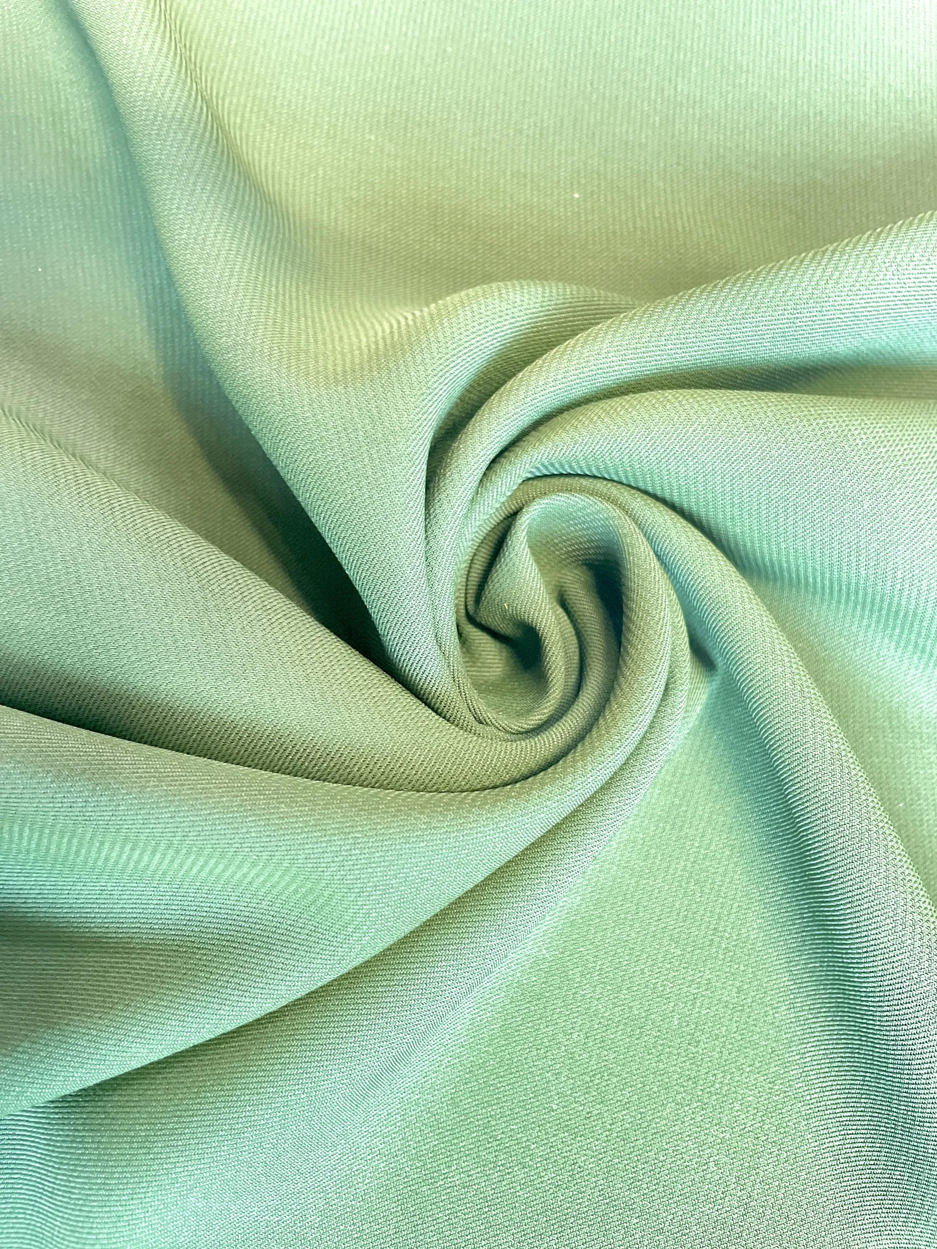 Polyester Plain Dyed Fabric Wholesale Price High Quality Low MOQ From Vietnam Fabric Textile Raw Material High Quality M776D