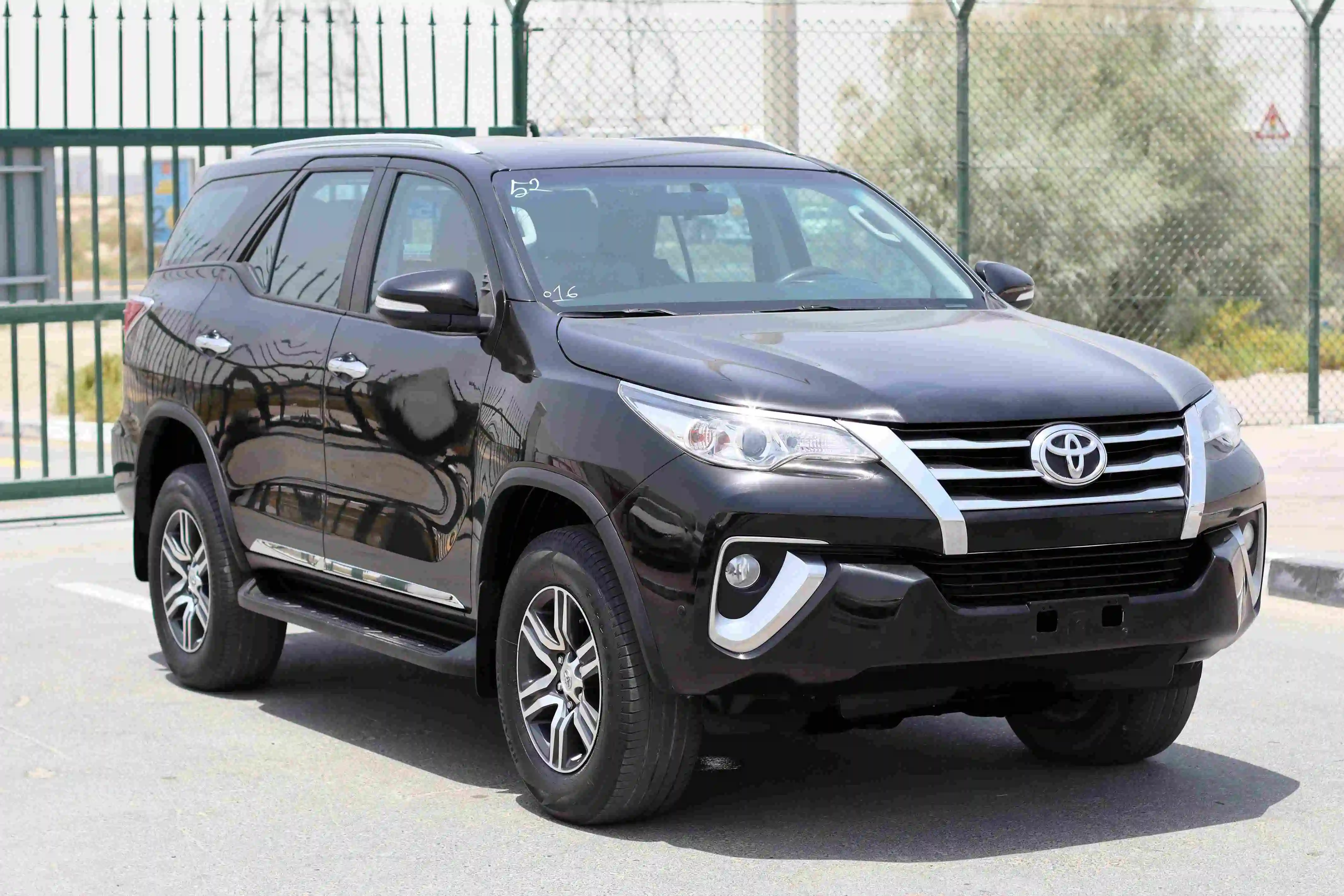 Самая популярная распродажа T0Y0TA FORTUNER 2.7L 2016 черный