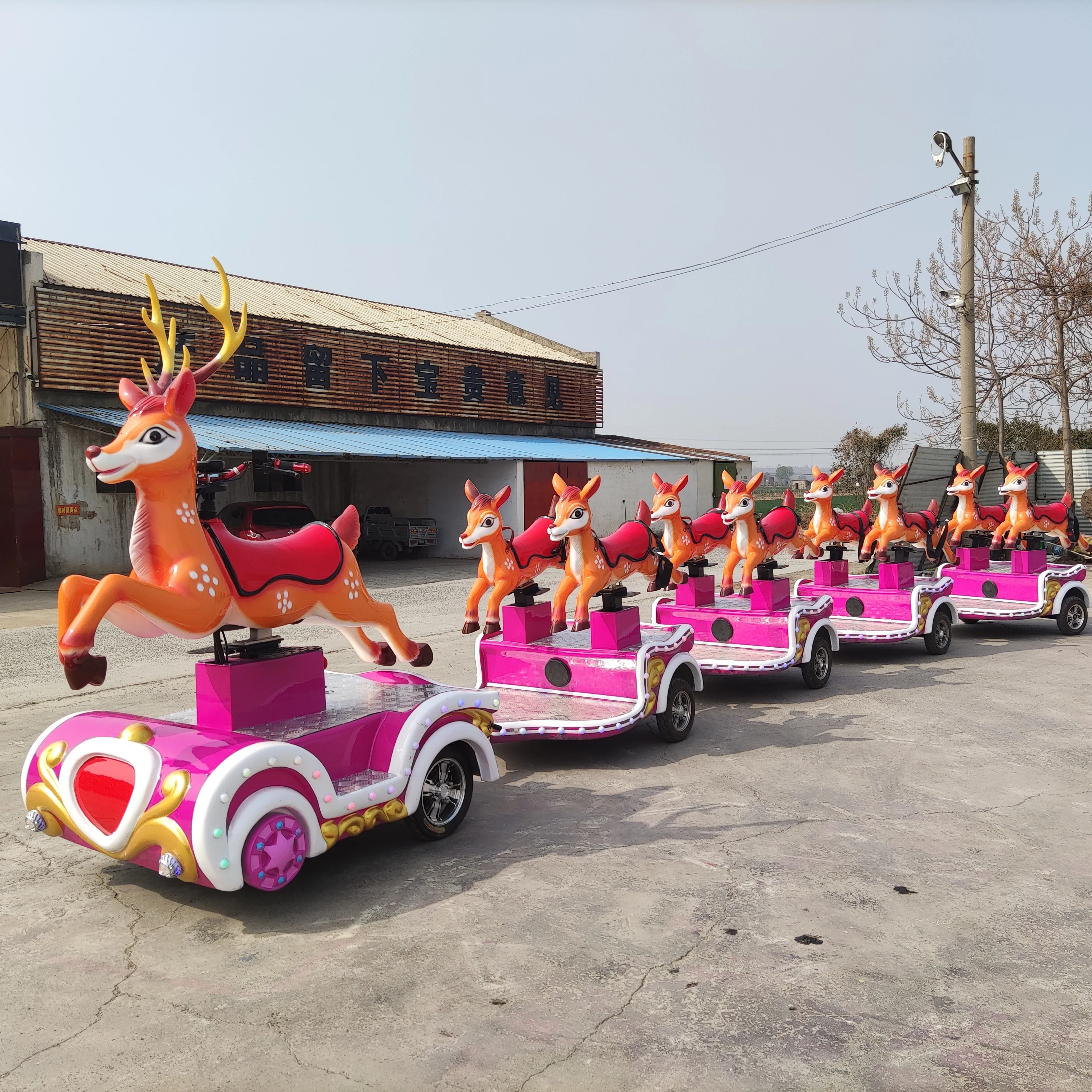 Funny exciting attractions hot selling factory wholesale amusement park trackless tourist train ride for sale