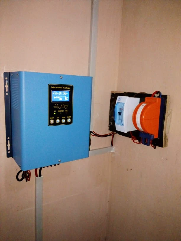 High transfer efficiency 1200w Solar Inverter 1.2kW 12V 24V Low Frequency off Grid hybrid Solar Inverter