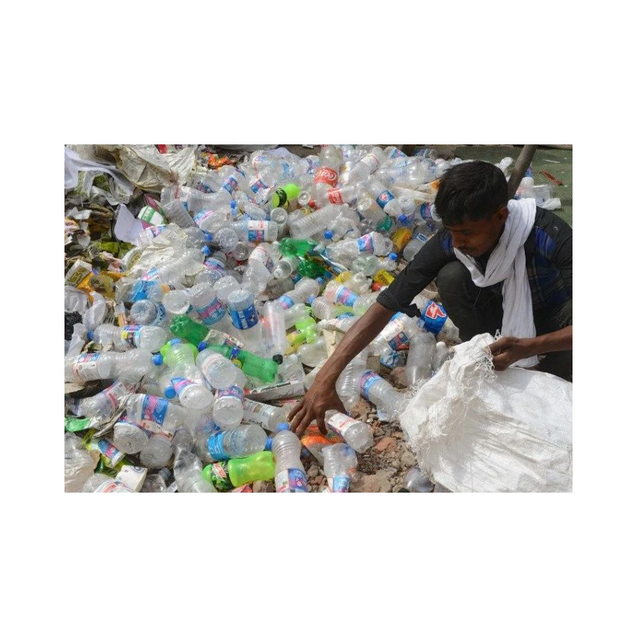 Fresh Hot washed 100% clear PET bottle scrap / PET flakes white / recycled PET Resin