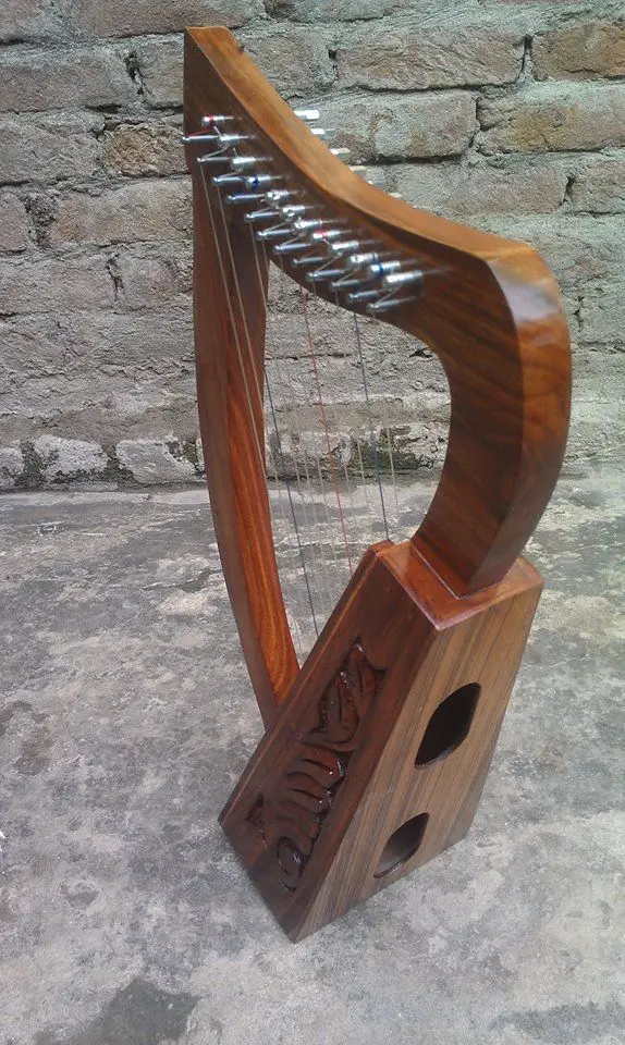 12 STRINGS IRISH HARP Irish Engraved Harp RosewoodTrinity & Boru Harp