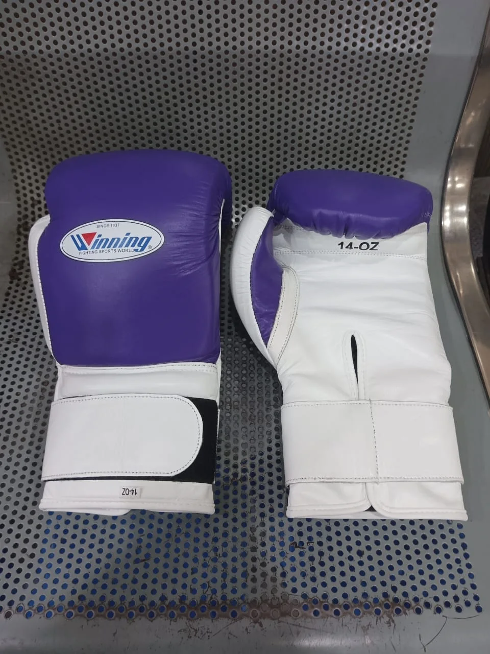 New Mexican style leather boxing gloves with winning or any name or brand logoLFC-W-3023