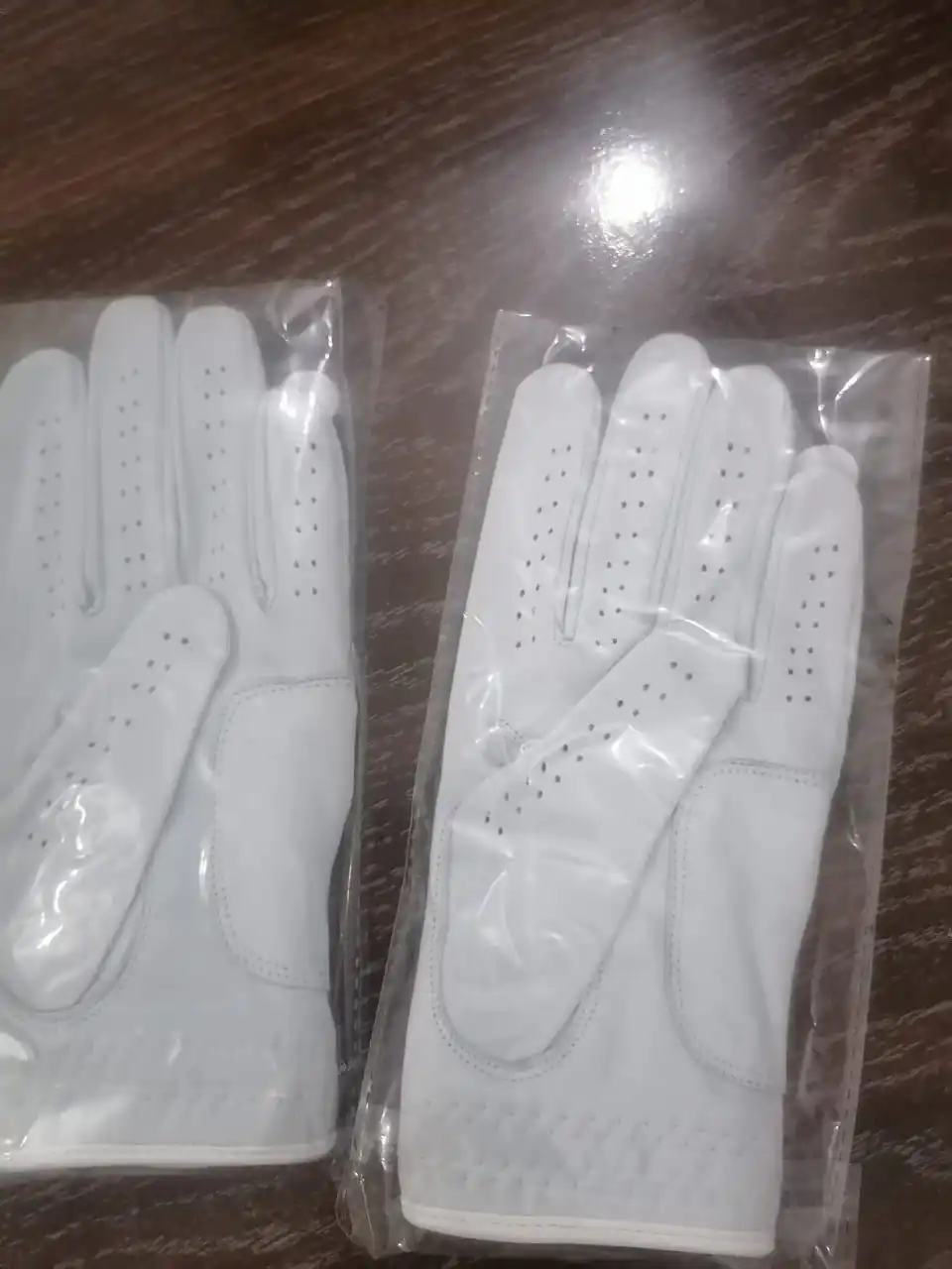 Hot Selling Golf Gloves Competitive newly Custom made Cabretta leather golf gloves Custom Golf gloves