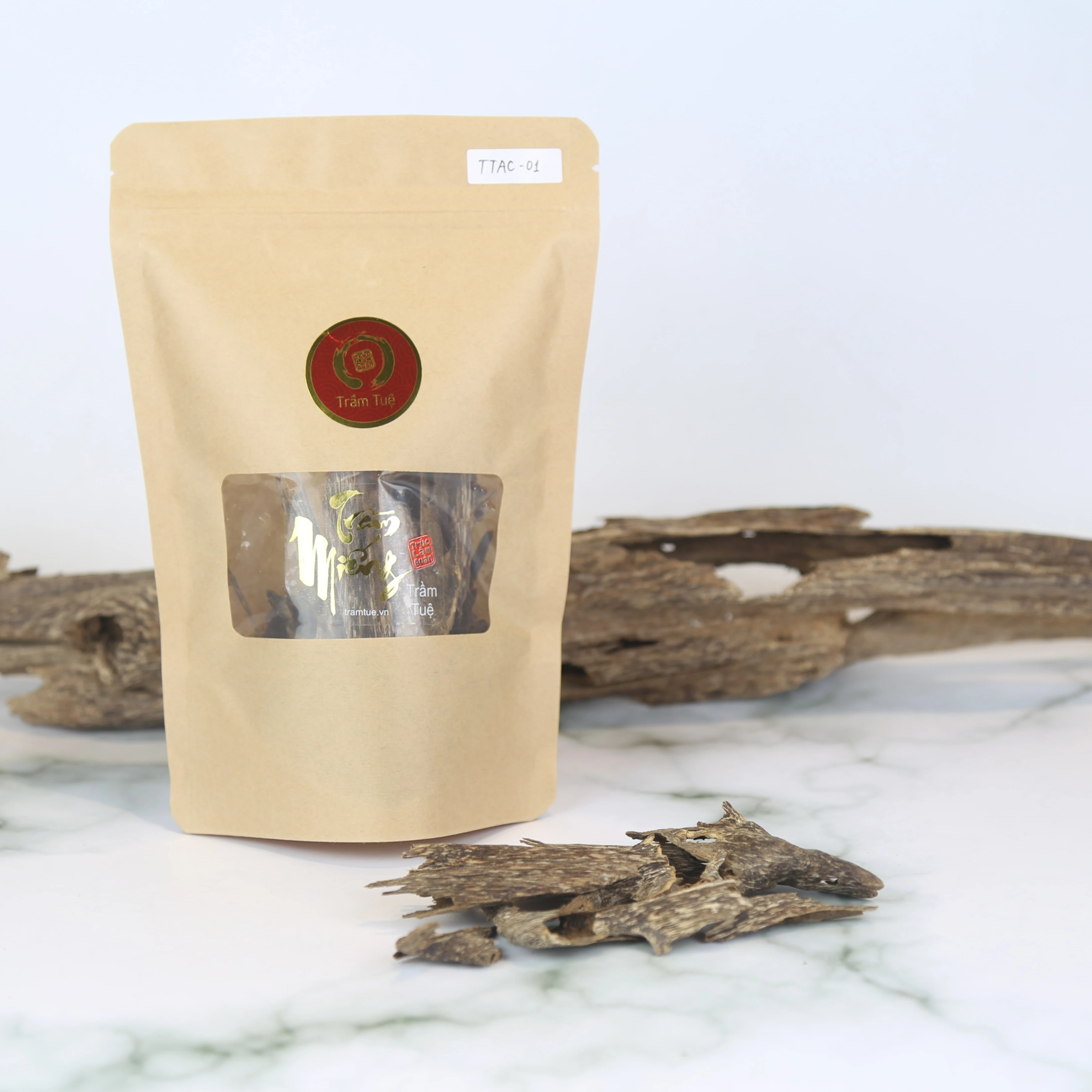 Top Quality Vietnamese Luxury Oud Agarwood Agarbatti Bukhoor Bakhoor Chips natural fragrance making Incense Stick