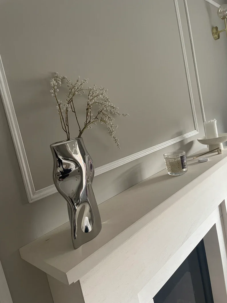 Premium Quality Modern Chrome Mirrored Vase Silver Ceramic Flower Vase for Bedroom Decoration Available for Sale