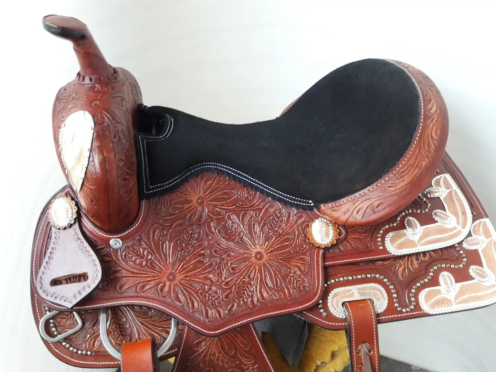 Top Sale Premium Quality Horse Western Saddle Customised Saddle With Soft Seat Leather Saddle For Horse Riding At Best Price