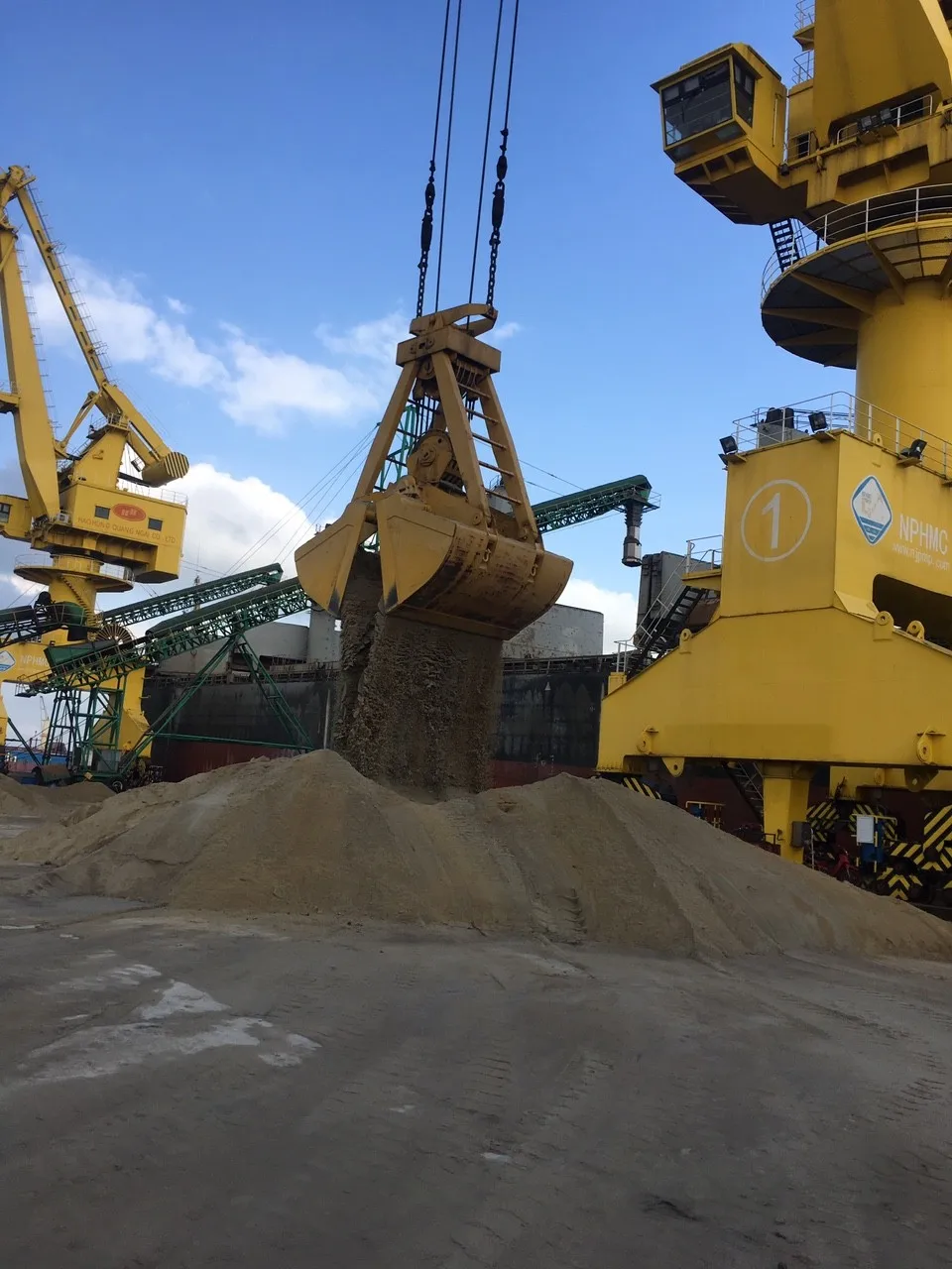 Wholesale High Quality Best Price Slag Sand for Construction from Vietnam Best Supplier Contact us for Best Price
