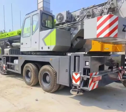 Used truck crane Zoomlion  sold a lower price of construction machinery  Hydraulic Lifting Truck Crane global hot sales