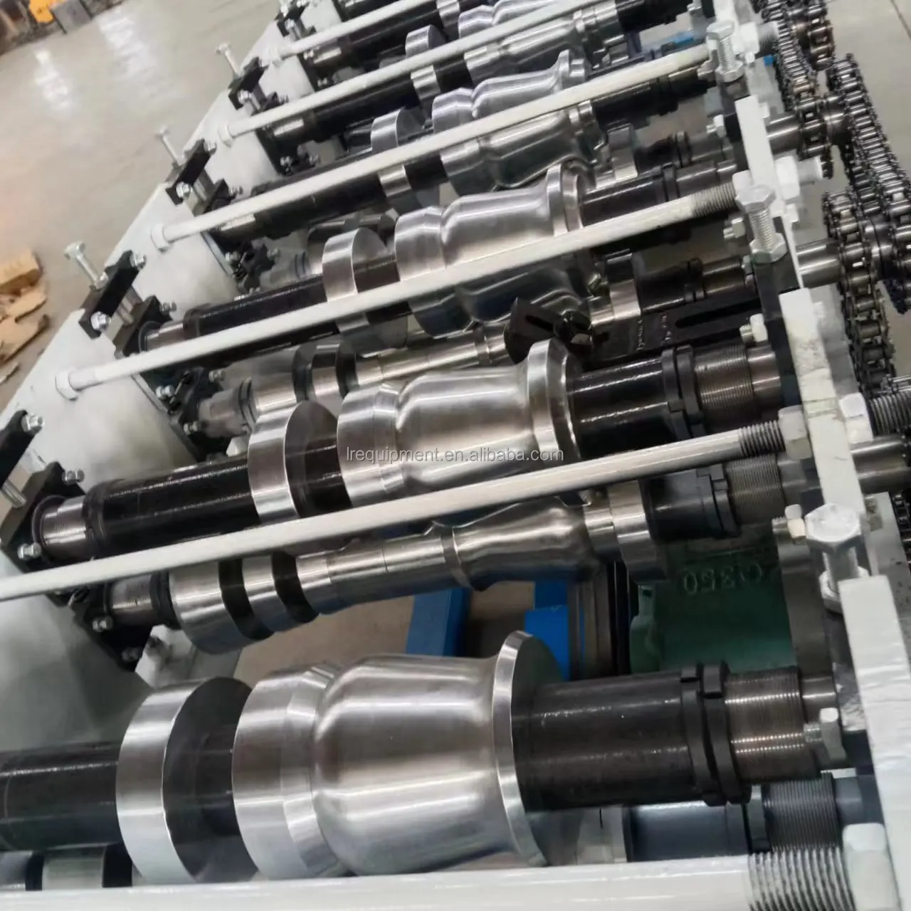 European Seamless Y6 Half Round Rain Drip Edge Gutter Guard and Water Downspout K Span Roll Forming Making Machine