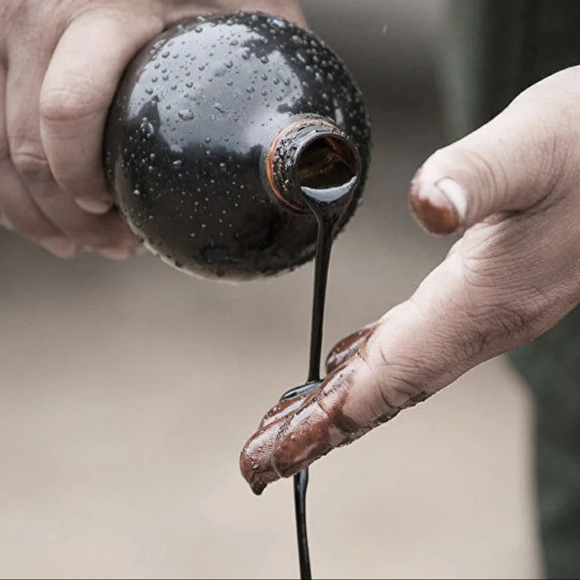 Leading Supplier of Highest Quality Energy Chemicals Sour Crude REBCO Russian Export Blend Essential Crude Oil for Indian Trader