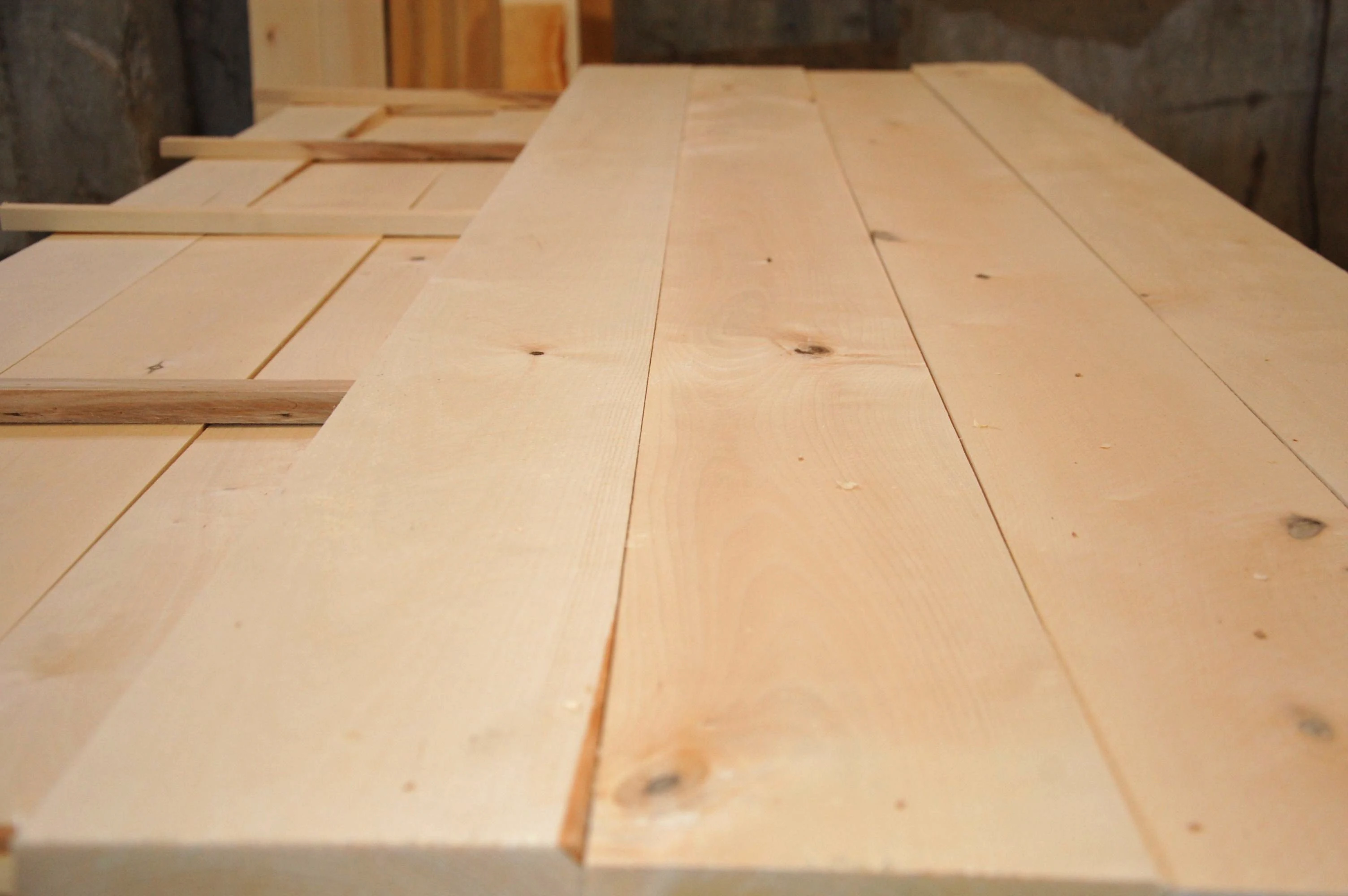 Wholesale Birch Edged Wooden Board Timber Lumber Solid Board Industrial Wood For Construction Wooden Planks