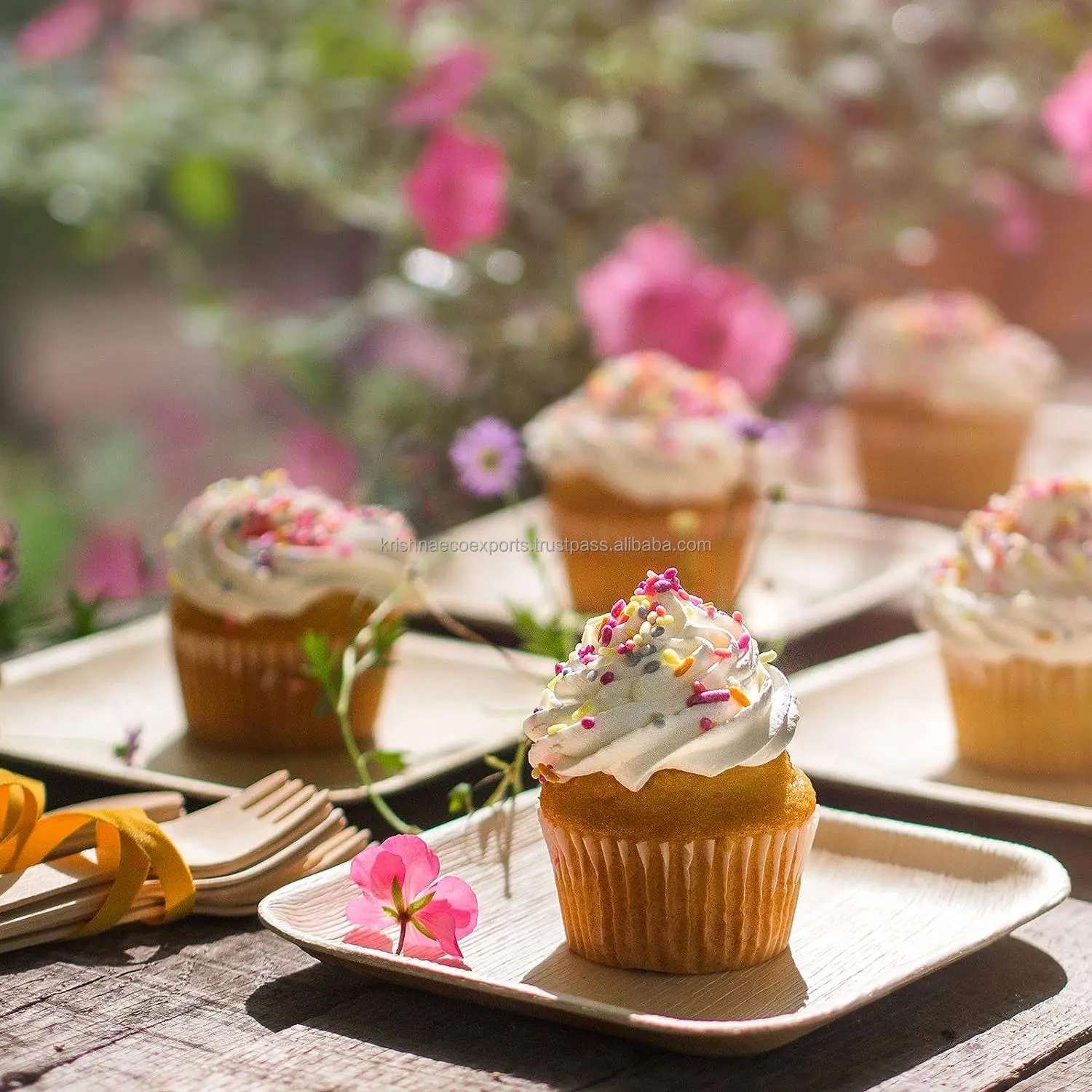 Eco Friendly 7 Inch Square Shape Disposable Palm Leaf Plates Biodegradable Dessert Snacks Dishes Items Pack of 100 Pcs Plates