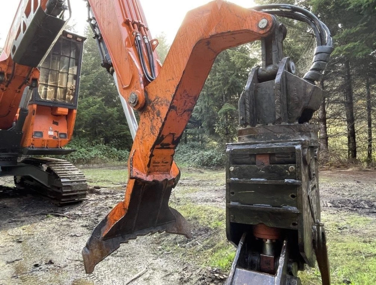 Exceptional Quality Doosan DX300 Log Loader Green Force Powerful Compliant For Forestry work