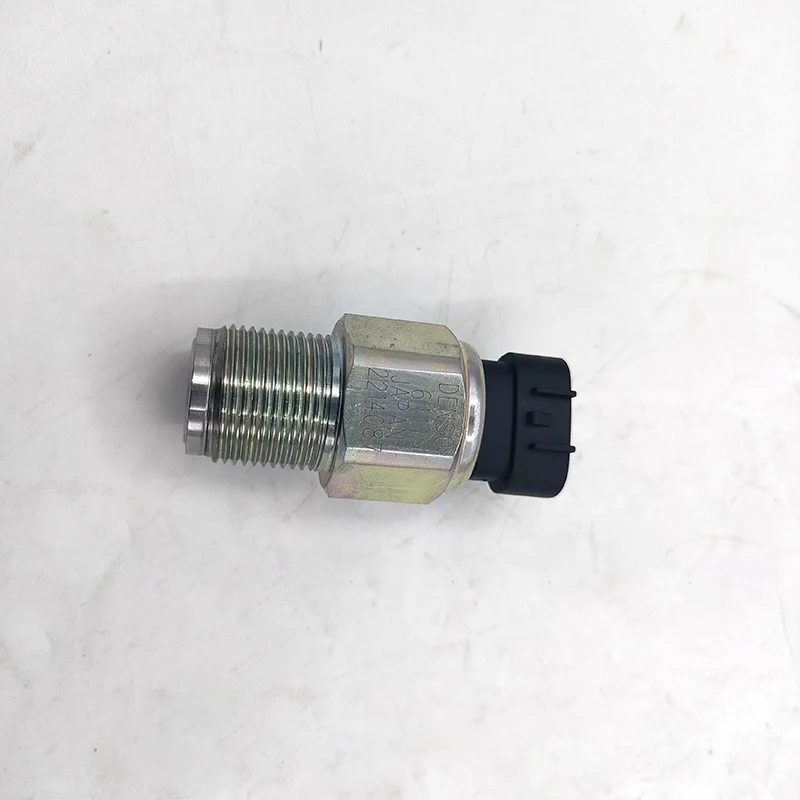 Fuel Rail Pressure Sensor 499000-6111 31441-45710 For Hyundai Kia D4DD County HD78 HD72