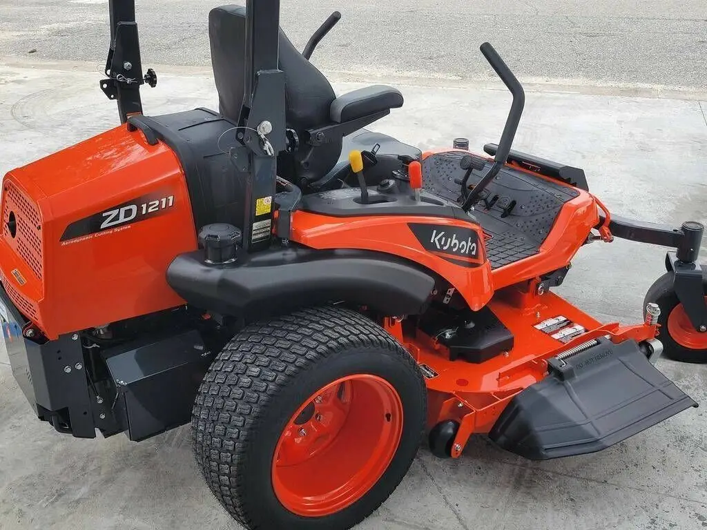 Kubota газонокосилка с нулевым поворотом