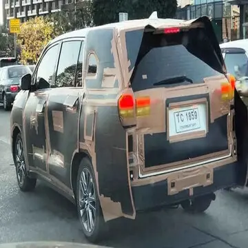 Used Toyota Innova 2.7 VVTi 7-seat for sale / Almost-new used Toyota Innova Crysta MPVs for sale