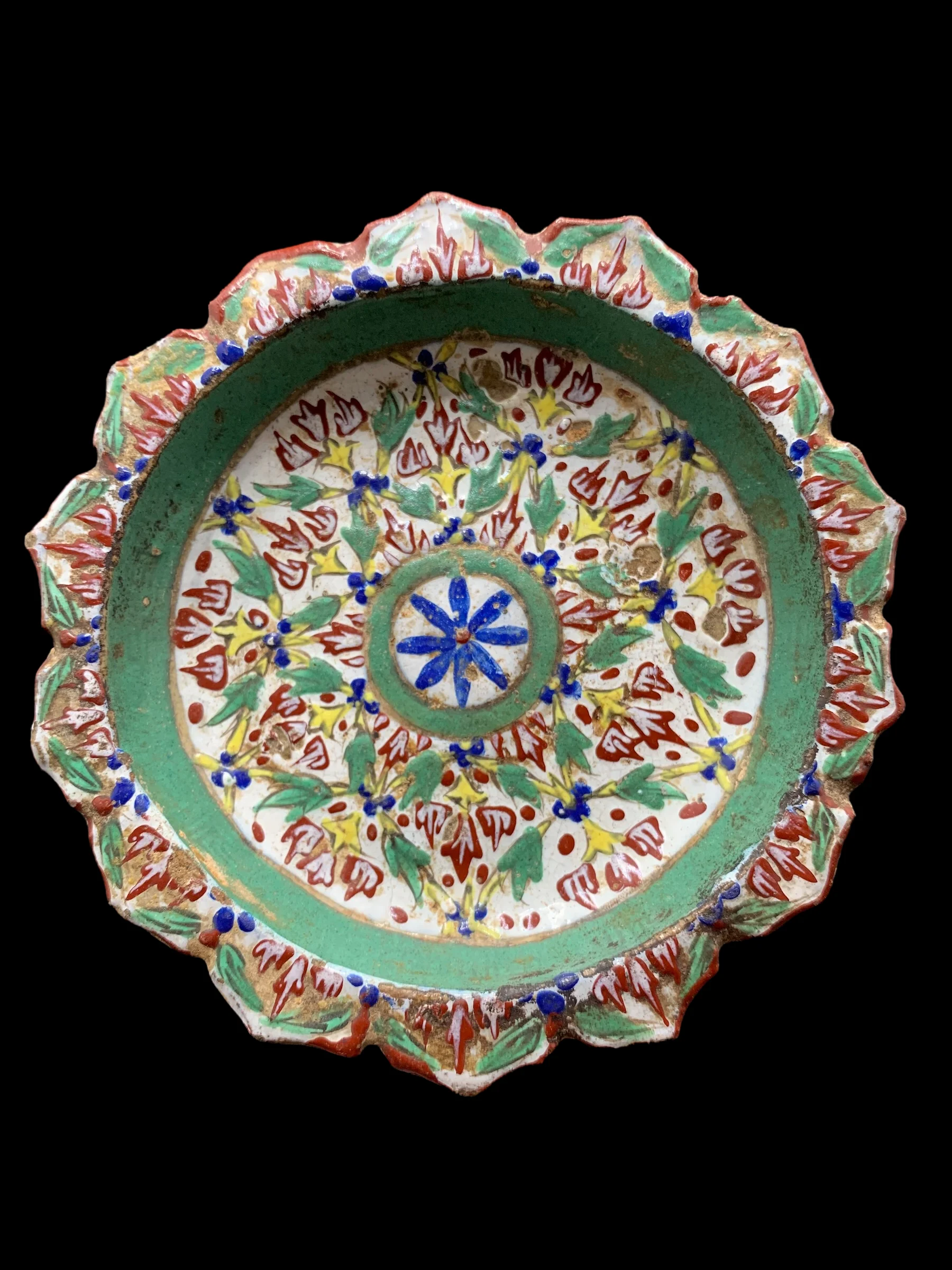 Antique Ceramic Benjarong Stem Dish Painted With A Continuous Scrolling Floral Vine Design On A White Ground For Collectible