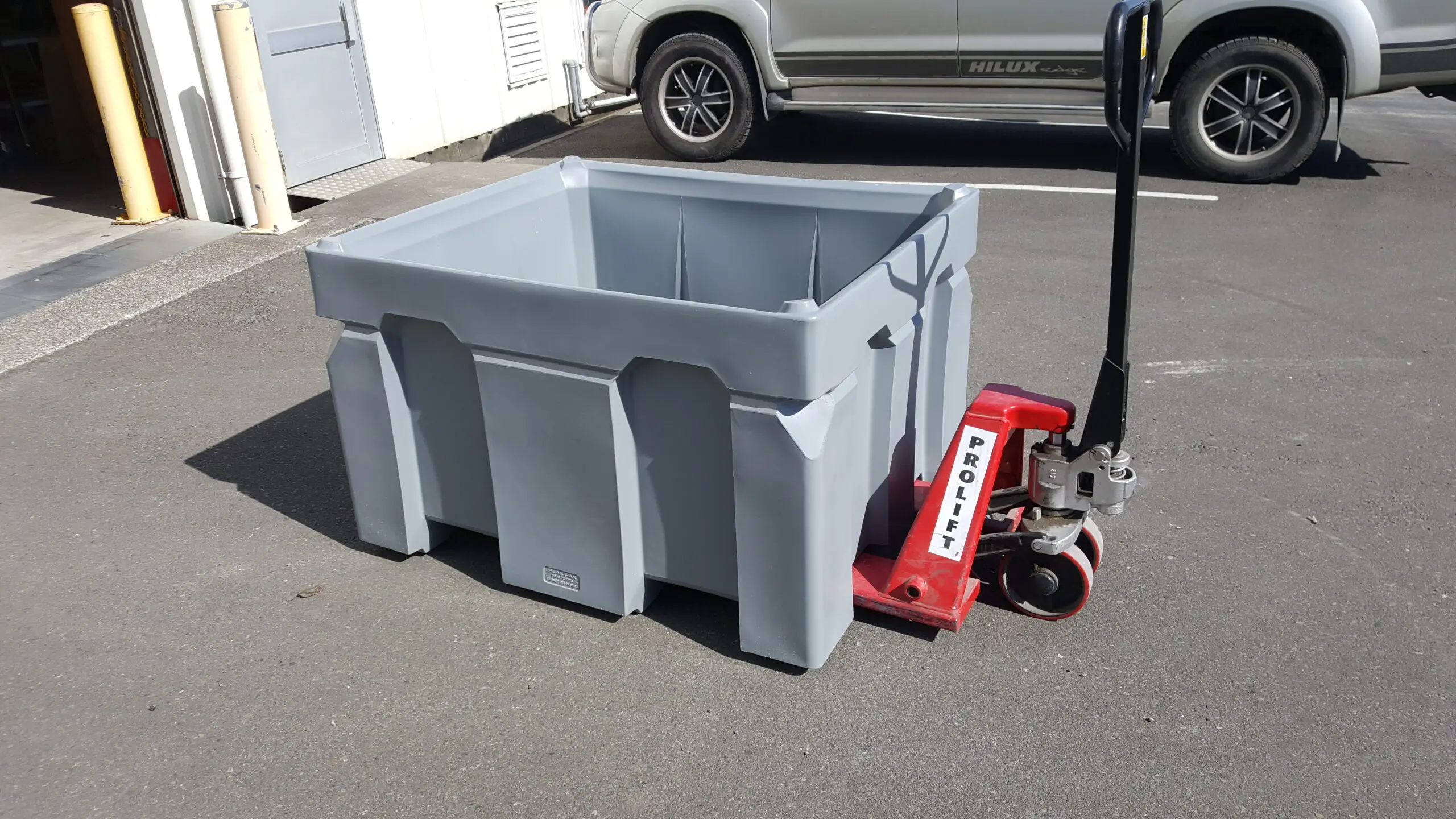 bulk Heavy duty stackable plastic turn over moving crates foldable container attached lid solid logistics box
