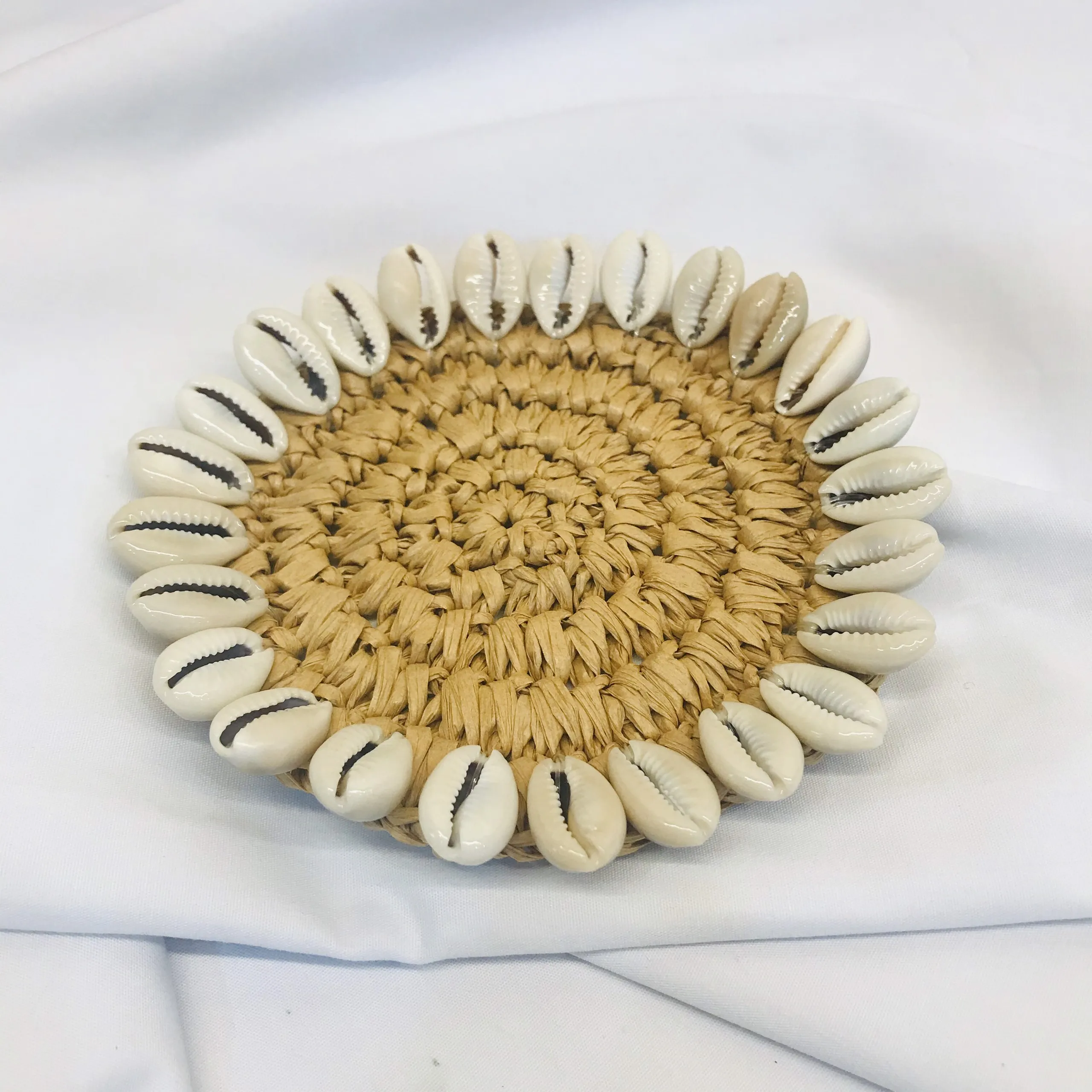 Cheap Wholesale Handmade Woven Seashells Fringes Coasters
