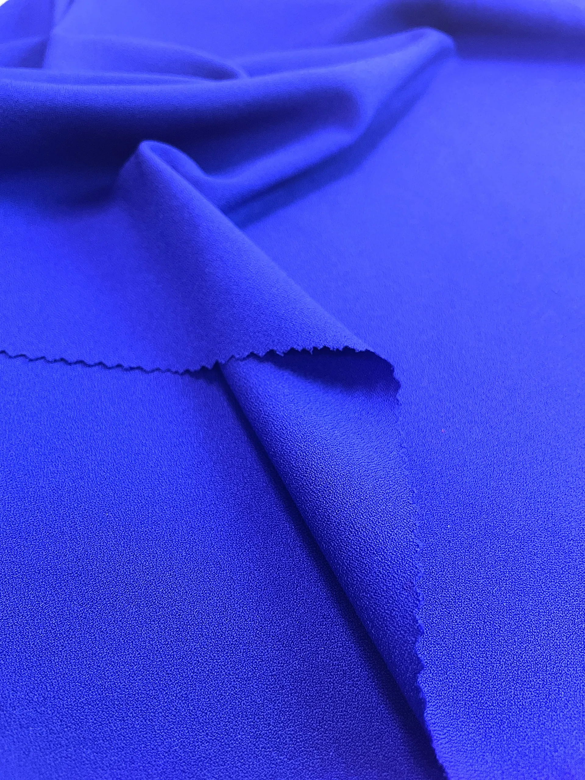 POLYESTER PLAIN DYED WOVEN FABRIC CHEAP PRICE HIGH QUALITY LOW MOQ VIETNAM SUPPLIER TEXTILES FOR CLOTHING M977R MADE IN VIETNAM