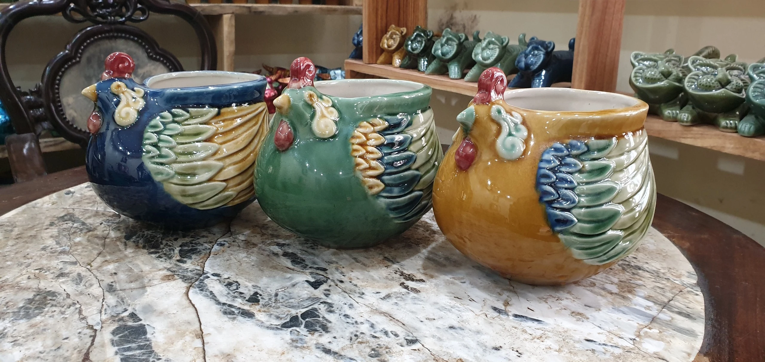 Top Product Vintage ceramic tabletop For Living Room / miniature ceramic chicken family made in Vietnam