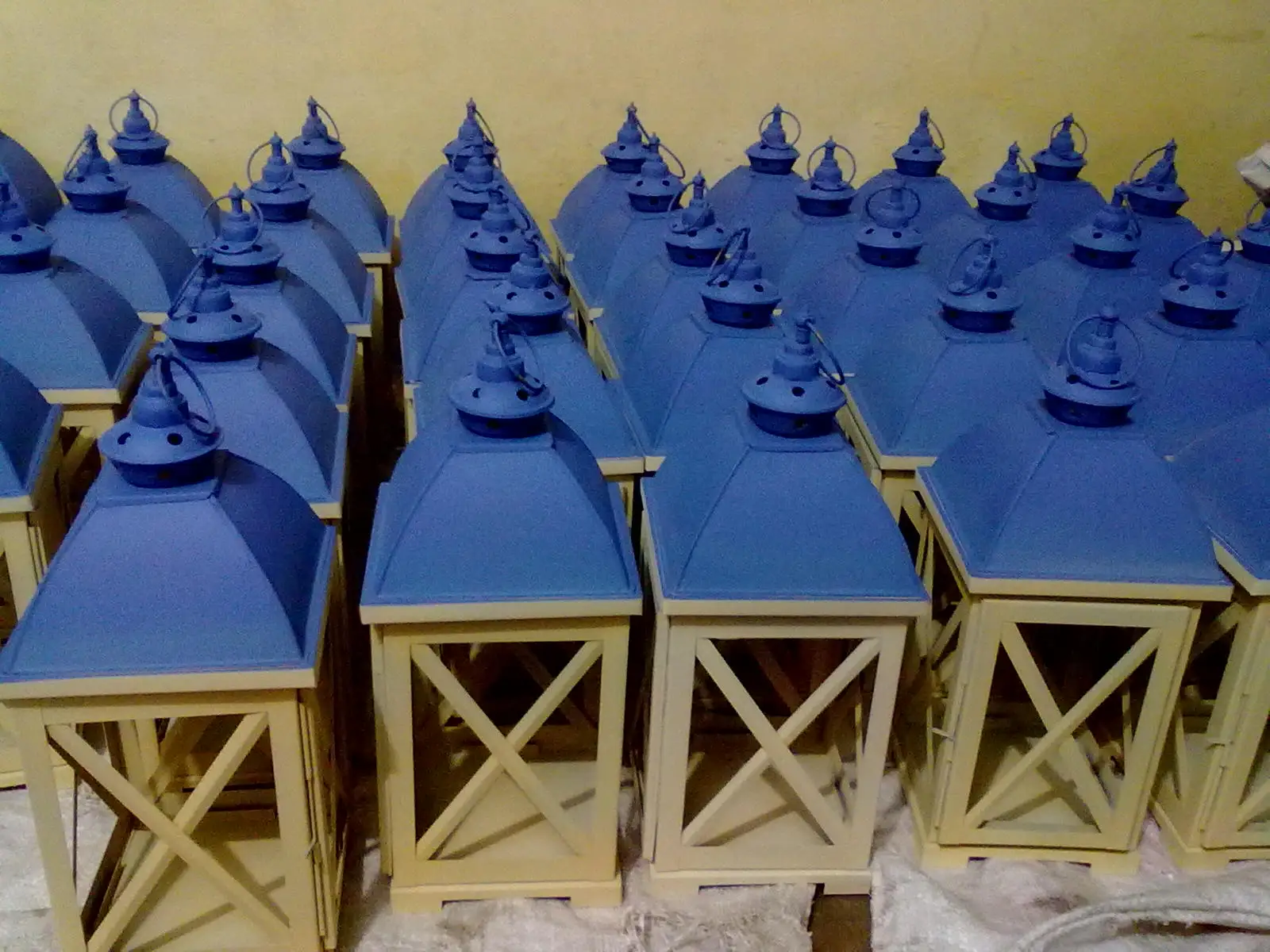 Wood Antique Lantern Best Seller Distressed Wooden Color Rectangle Outdoor and Indoor Handmade Wedding OEM Customized Lanterns