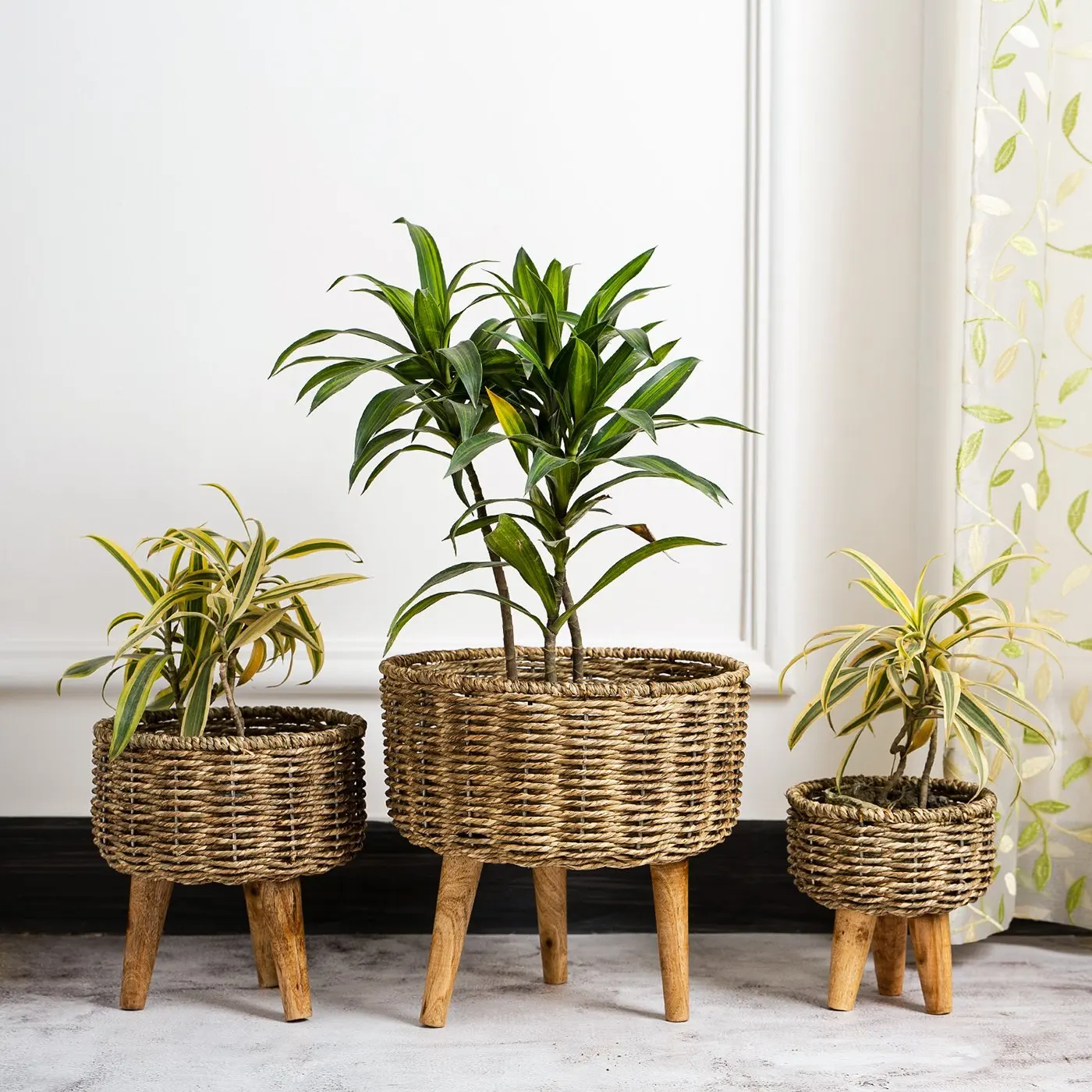Unique Design Jute Rope Handwoven Planters Pot Basket Wicker Plant Pot with Stand for Indoor and Outdoor Decor