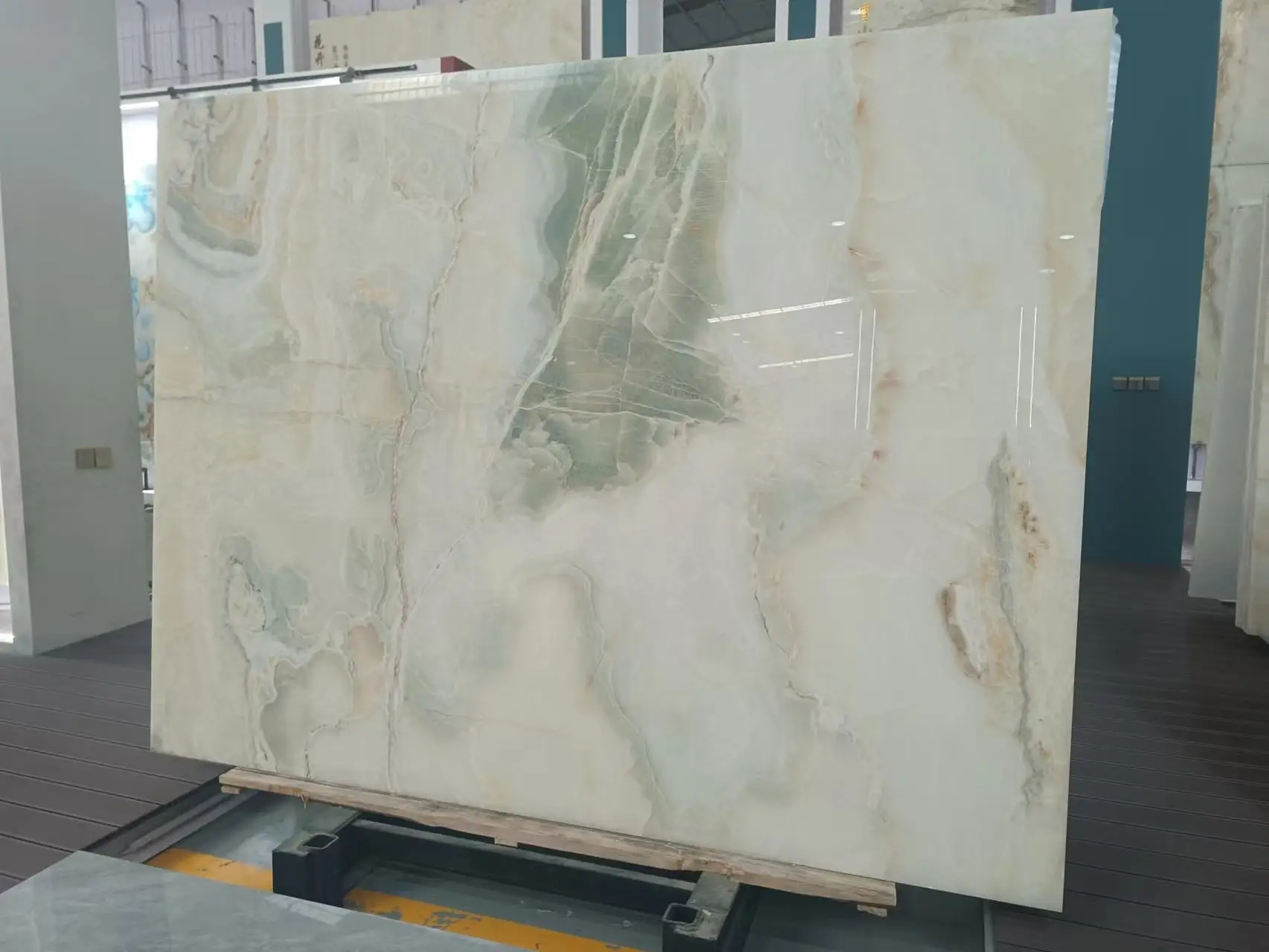 Light Green Quartzite Slab With Dark Green Veins For Countertop Table top Wall Decoration