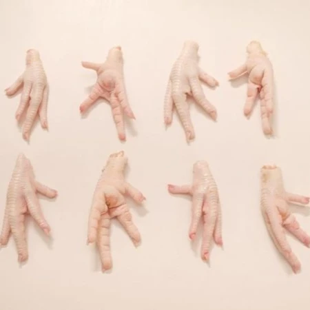 Замороженные куриные лапы и по доступной цене из