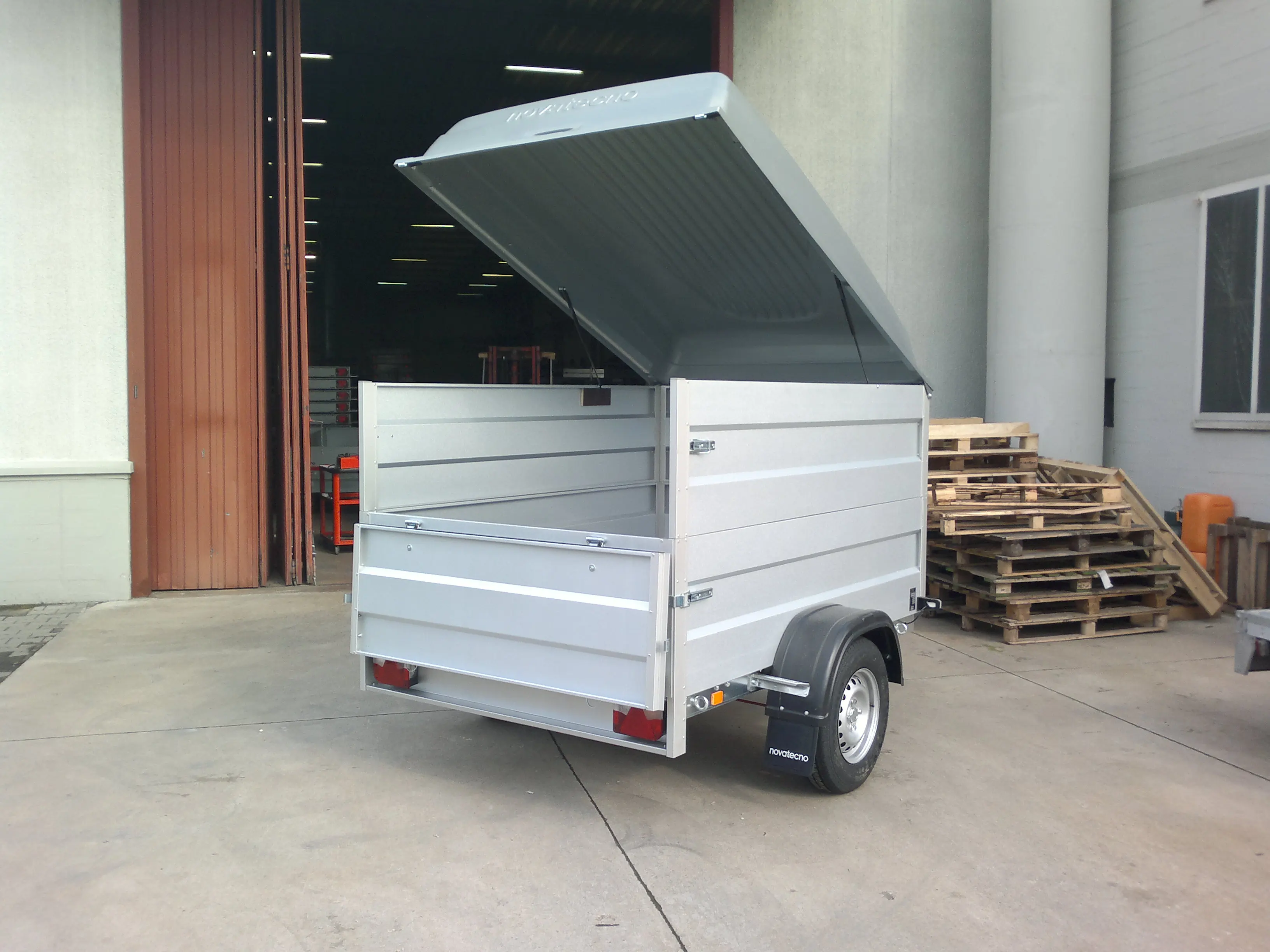 Italian quality braked trailer perfect for work hobbies and freetime trailer 282 KARTY MAX Cf