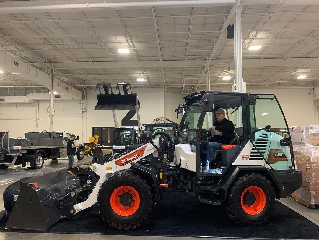 4 x4 wheels white Bob Cat Used loaders / S18 S70 S130 S450 S570 Slip Loader / 16/165 Loader with low price for sale