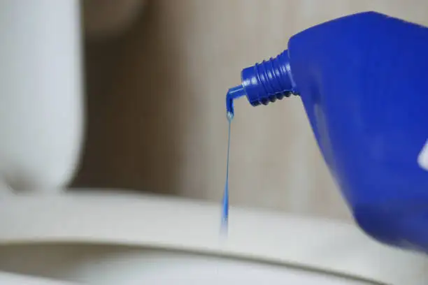 Household cleaning chemical products Toilet liquid cleaner pine wood strong decontamination deodorant stain removal liquid