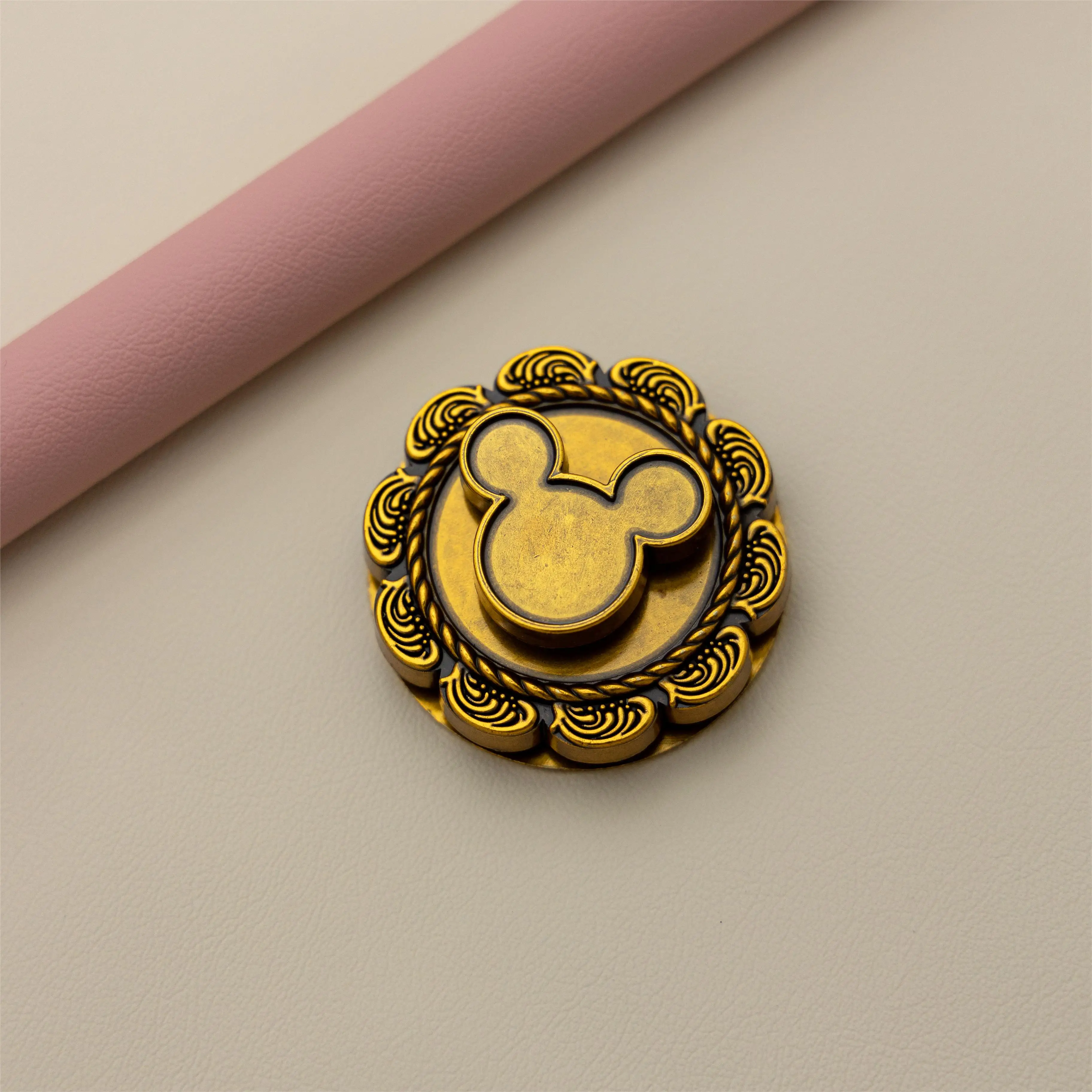 Metal Magnet lock Alloy New Design Custom Logo Hardware Buckle Handbag Accessory