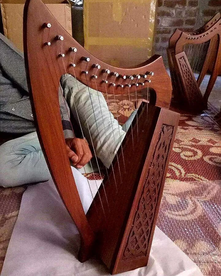 Baby Irish Harp Black 15 Strings