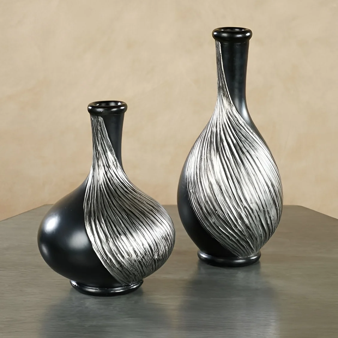 Modern Slim Silver Metal Flower Table Vase Wedding & Room Decoration for Centre Modern Table & Floor Vase