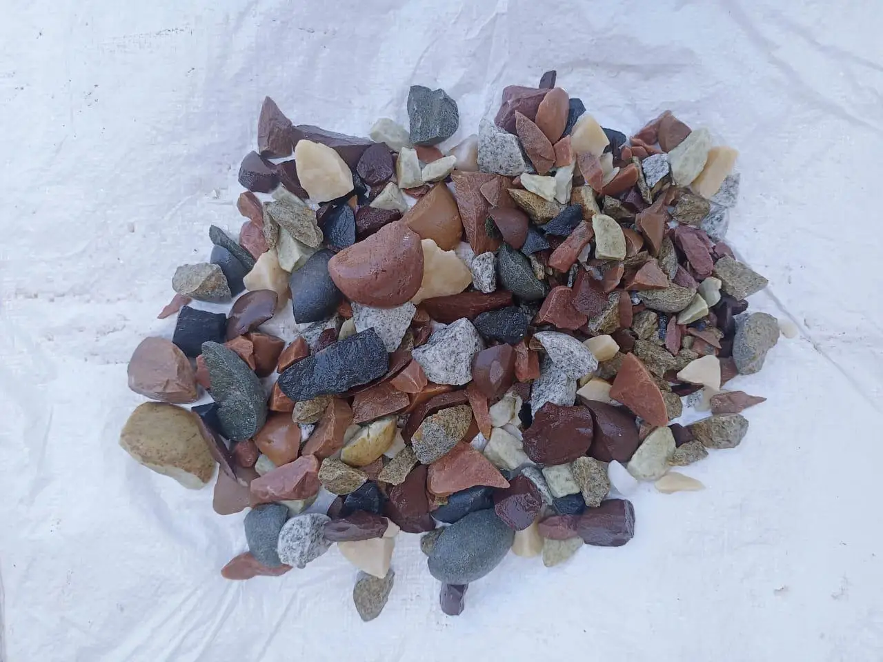dark grey hard stone aggregate for construction stone chips floor and wall design architecture  choice best sal aggregate stone