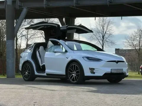 2019 Tesla Model X 0.0.jpg