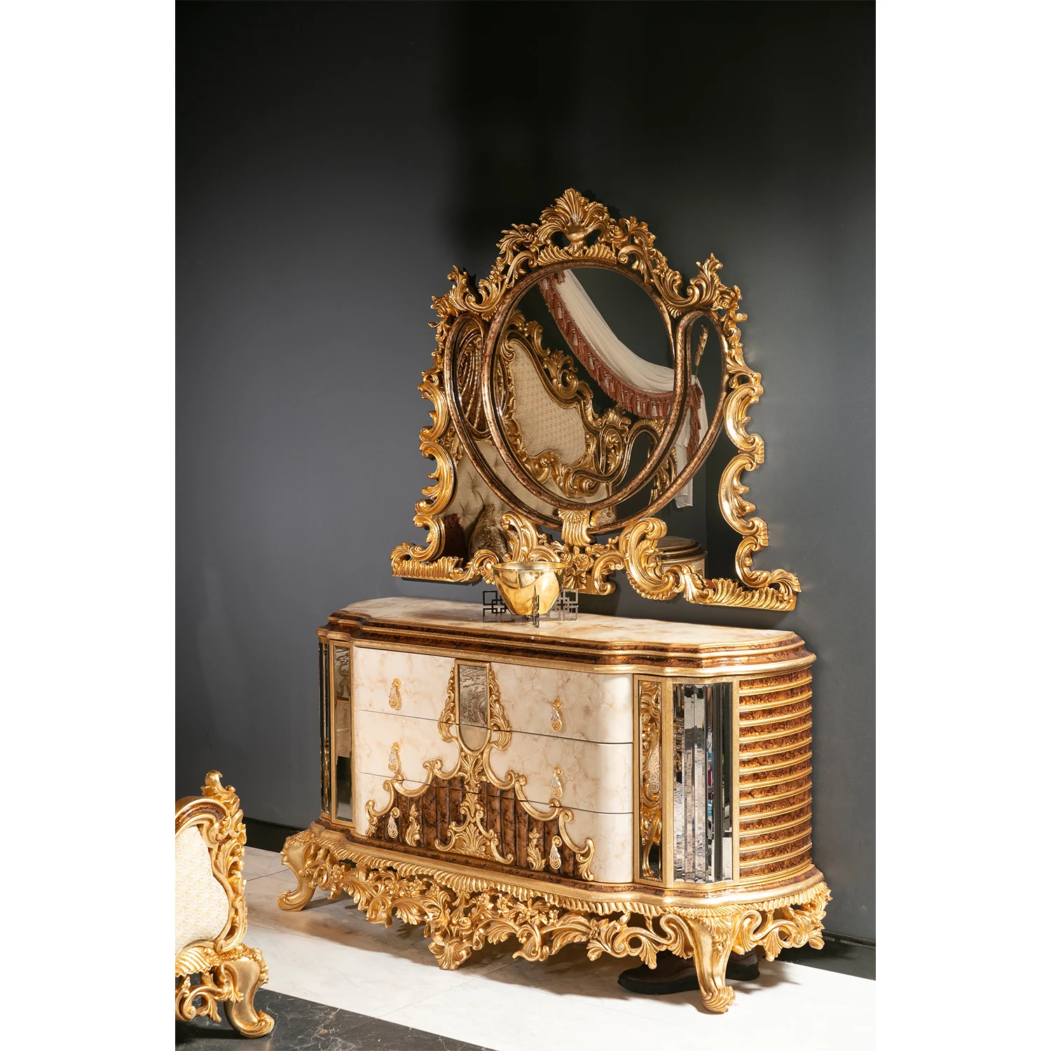 Turkish Middle East Eastern Luxury Antique Royal Hand Carved Bedroom Furniture Classical Meuble White Gold Most Popular Bed Set