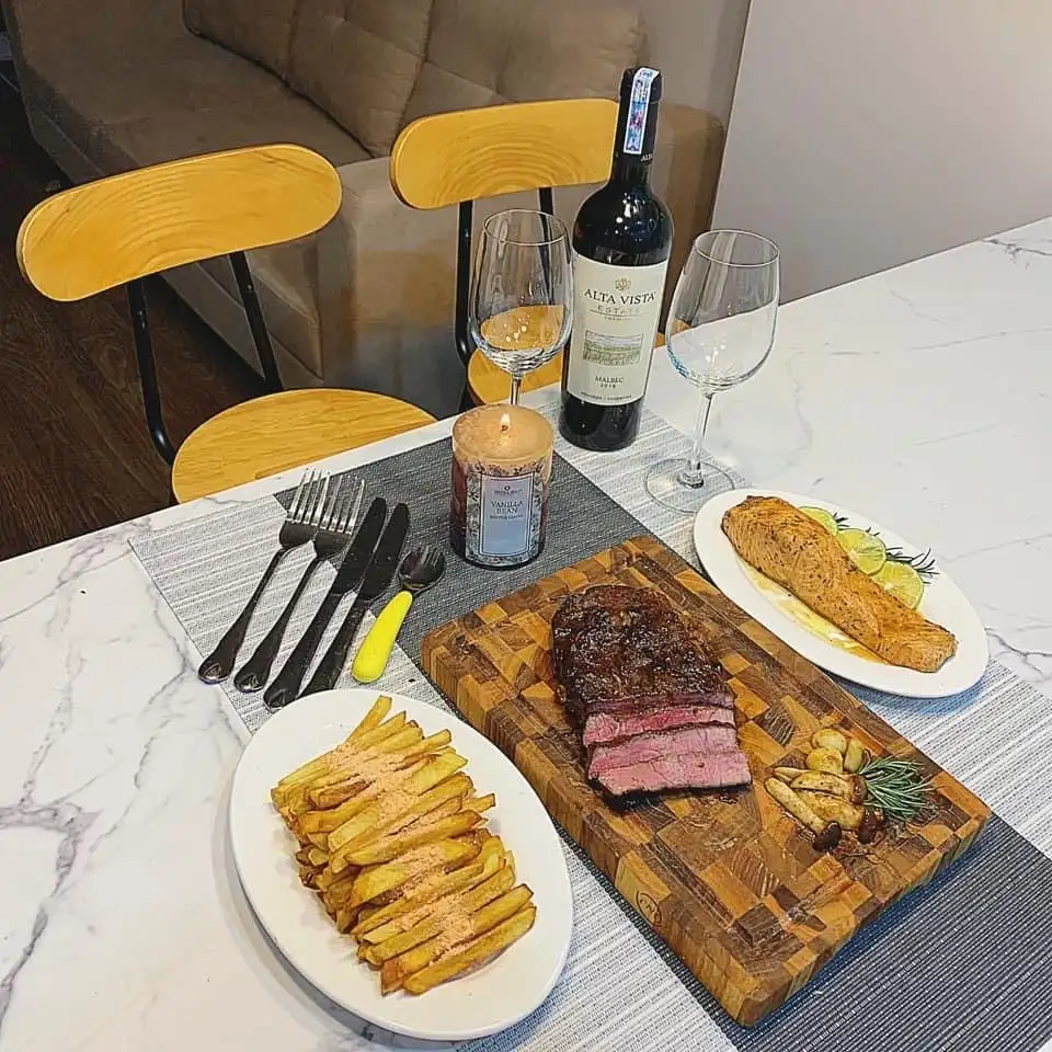 Best Selling Rectangle Cutting Board  Acacia Wood Kitchen Meal Prep and Serving OEM Design Customized Logo Packing Wholesale