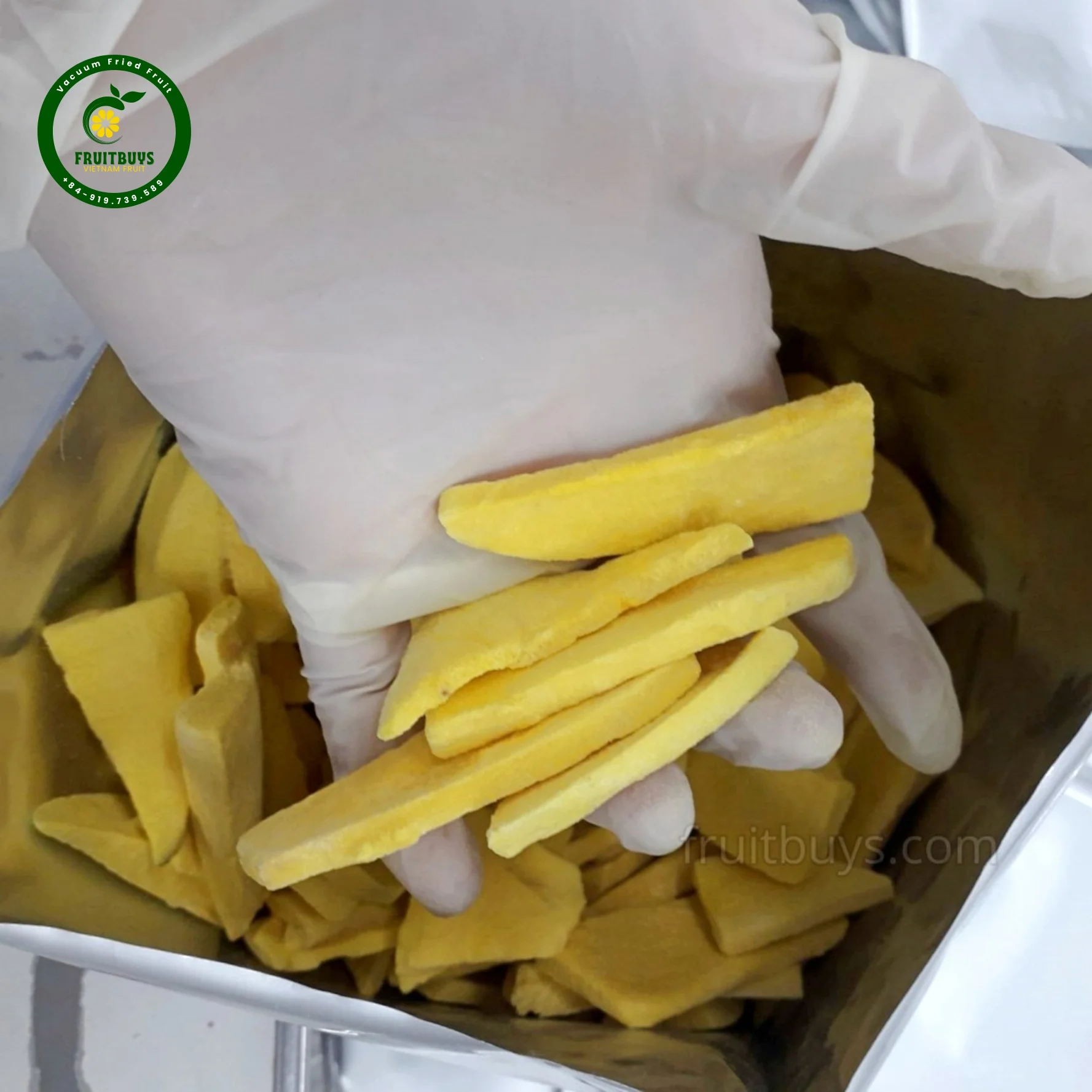 Exotic Mango Chips Fruit & Vegetable Snacks Wholesale Sweet Vietnamese Tropical Snack to Stimulate Your Taste Buds