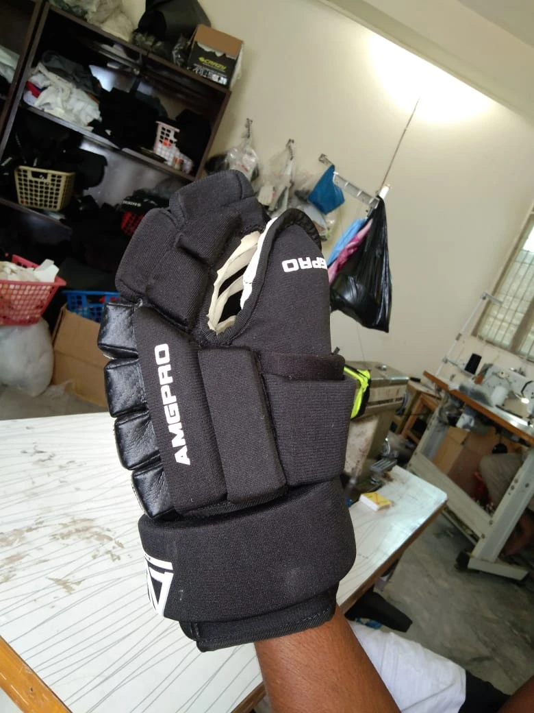 New Design Ice Hockey Gloves High Quality Men Sports Ice Hockey Gloves