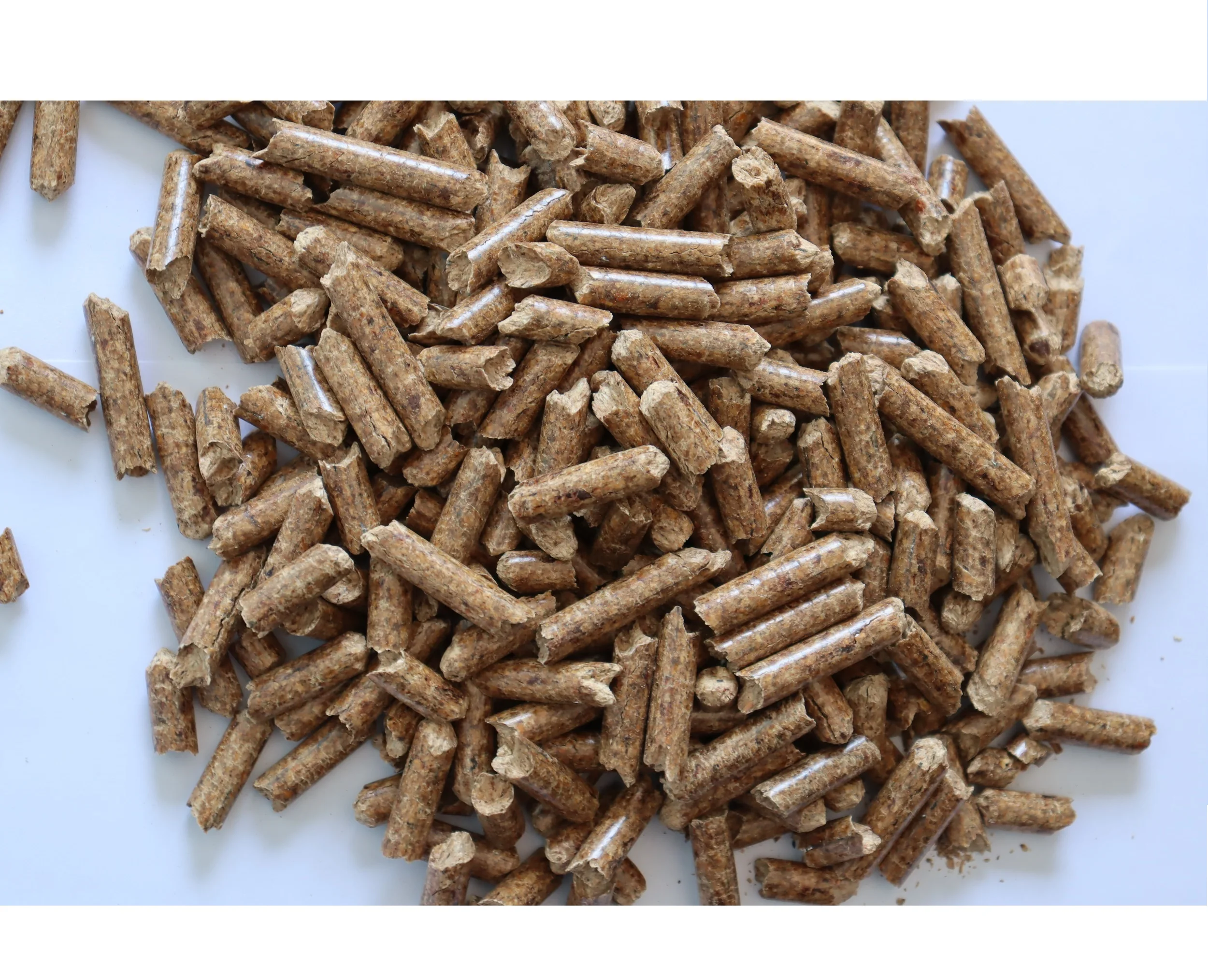 PINEWOOD ECO FRIENDLY BIOMASS PELLET 8MM (15 KG BAG)