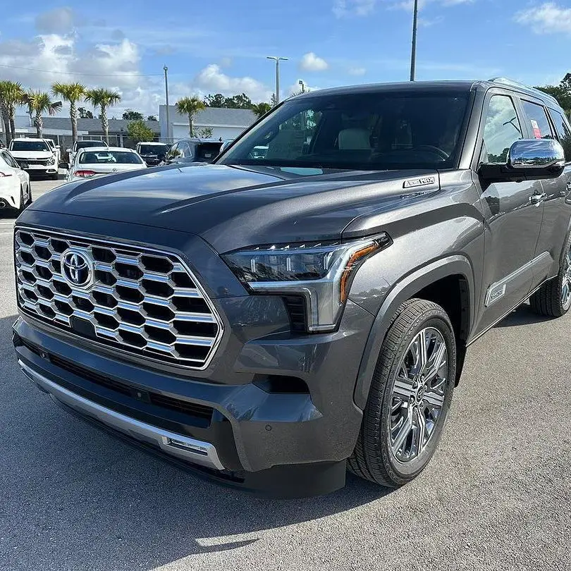 Новый 2023 Toyota Sequoia для продаж
