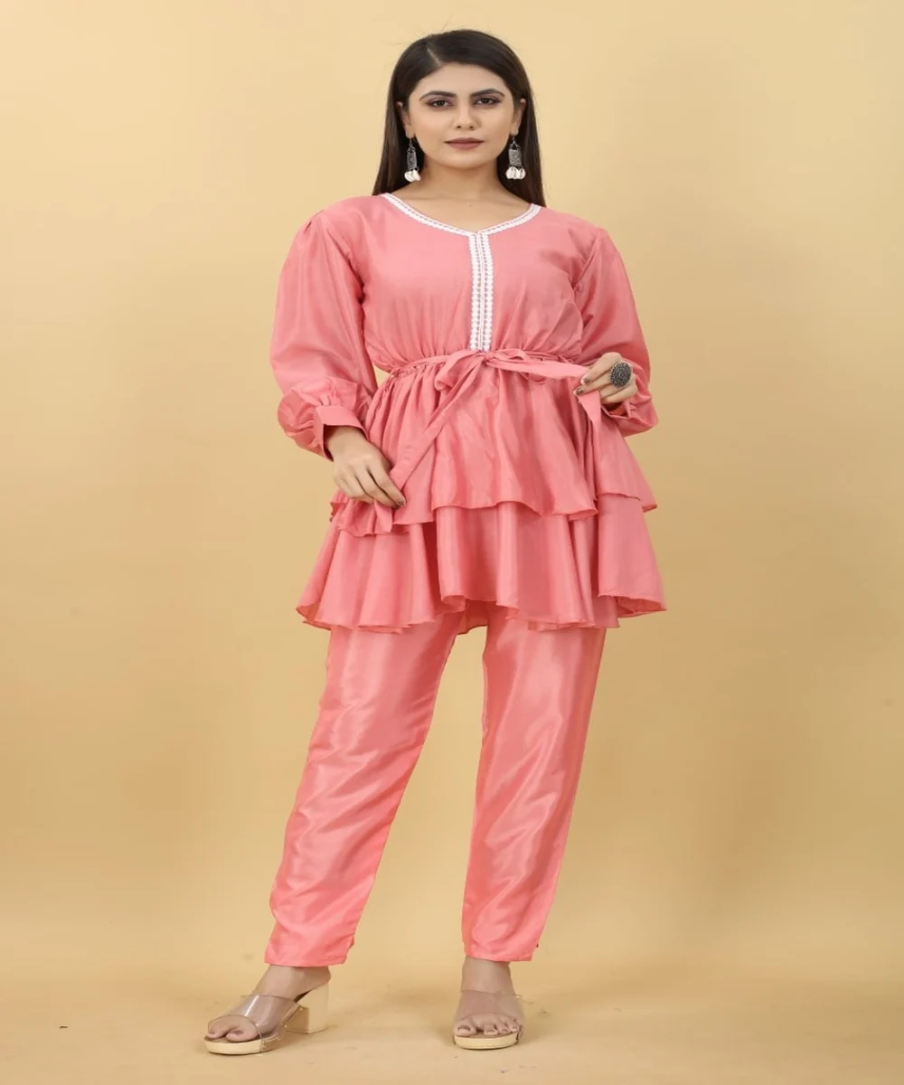 Fashion Fusion: Pakistani Style Salwar Kameez - Fusion of Traditional and Modern Styles, Creating a Chic and Stylish Fashion